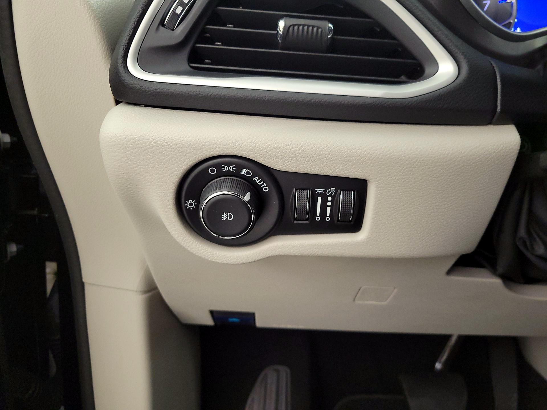 Thumbnail: 2024 Chrysler Pacifica - 13