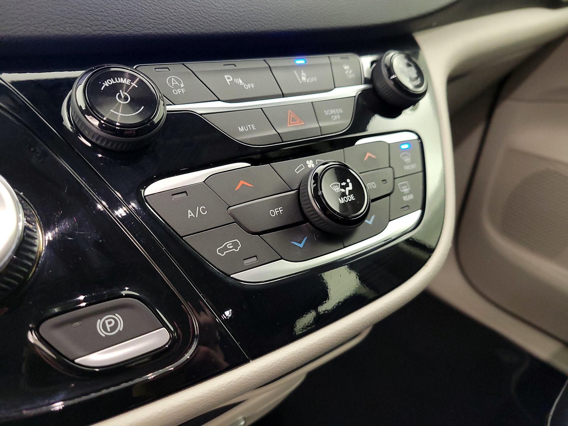 Thumbnail: 2024 Chrysler Pacifica - 16