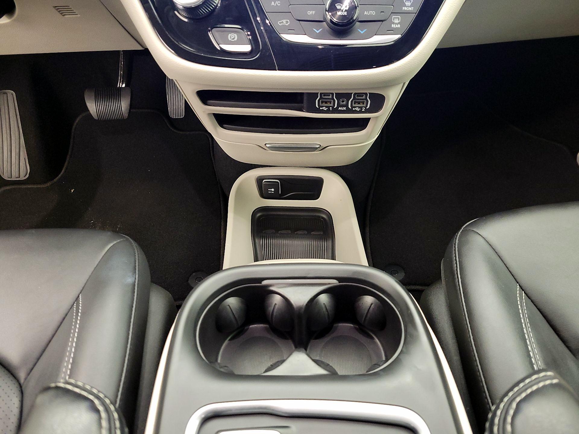 Thumbnail: 2024 Chrysler Pacifica - 17