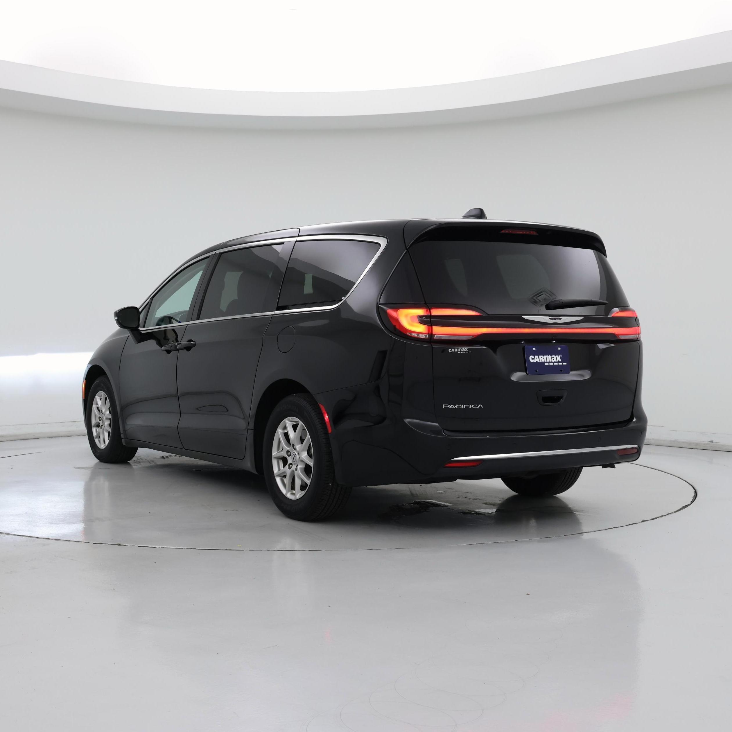 Thumbnail: 2024 Chrysler Pacifica - 2