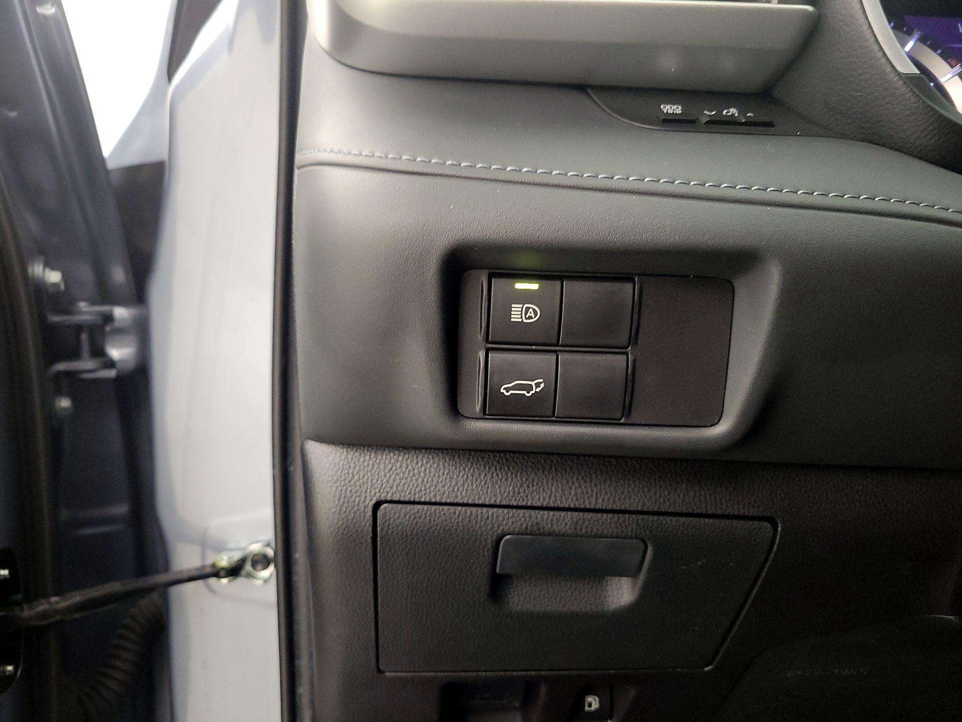 Thumbnail: 2022 Toyota Highlander - 13