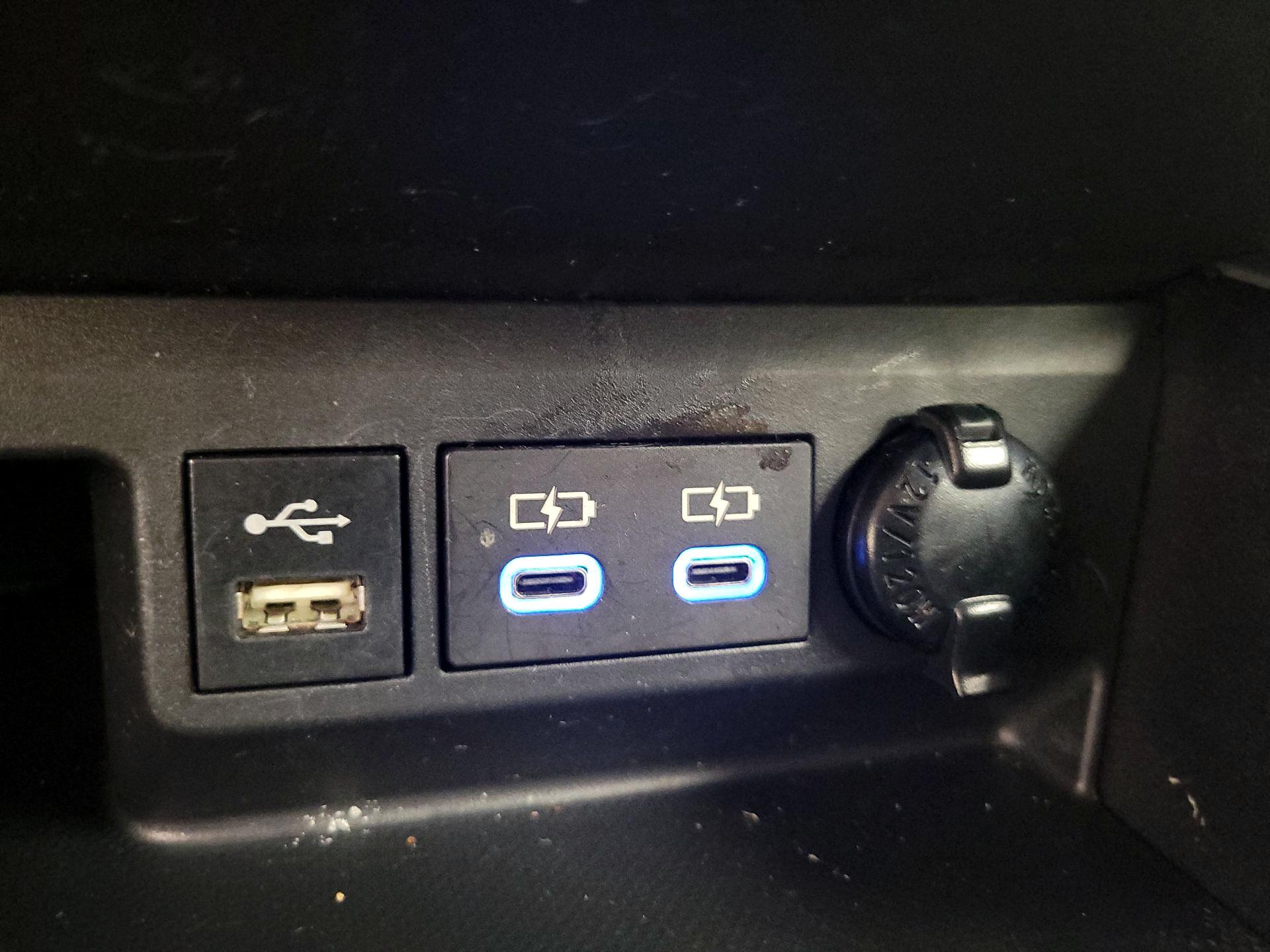 Thumbnail: 2022 Toyota Highlander - 18