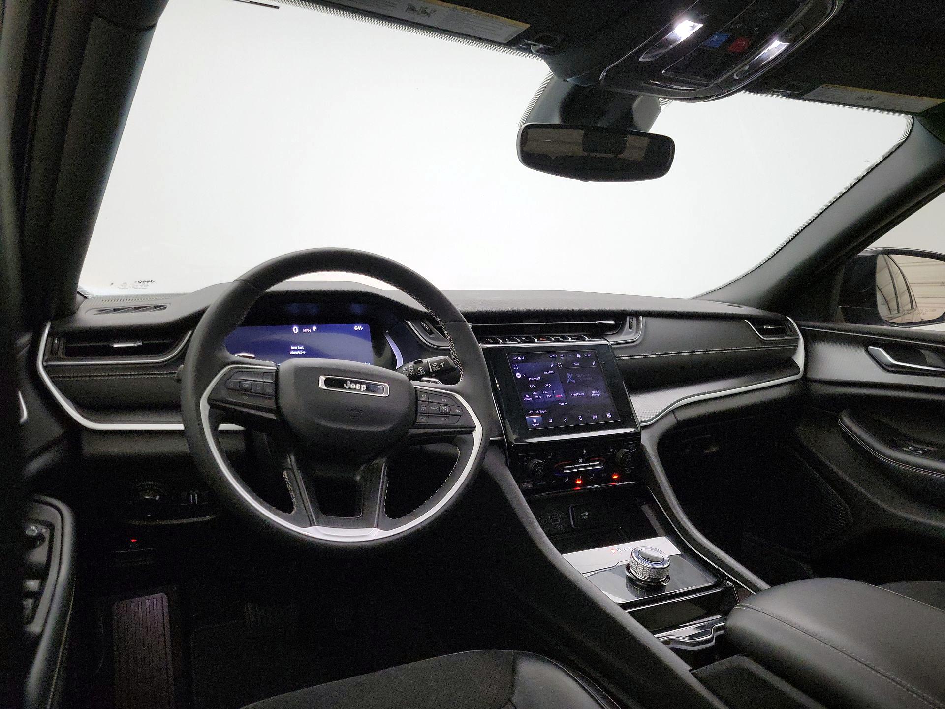 Thumbnail: 2023 Jeep Grand Cherokee L - 9