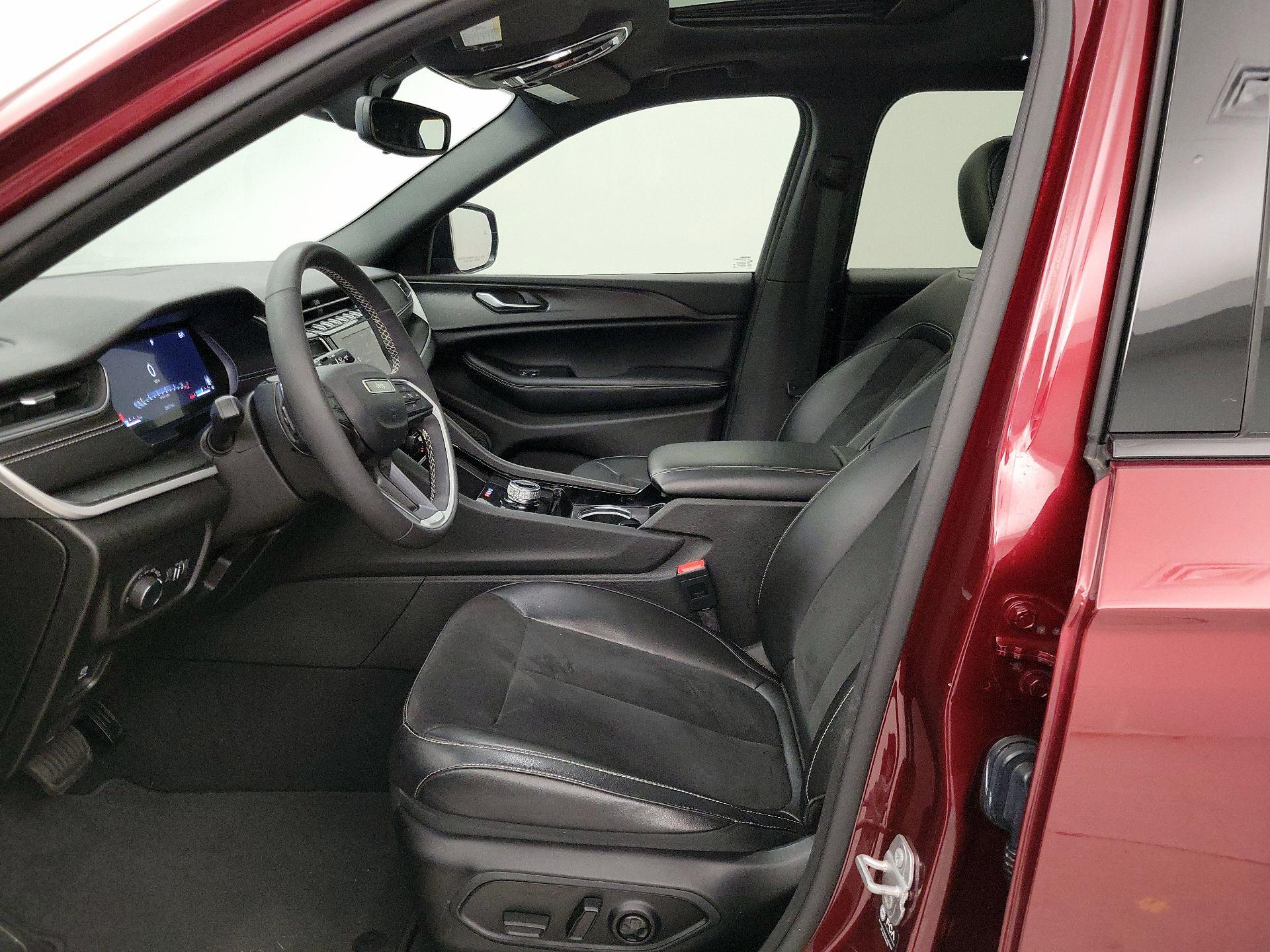 Thumbnail: 2023 Jeep Grand Cherokee L - 11