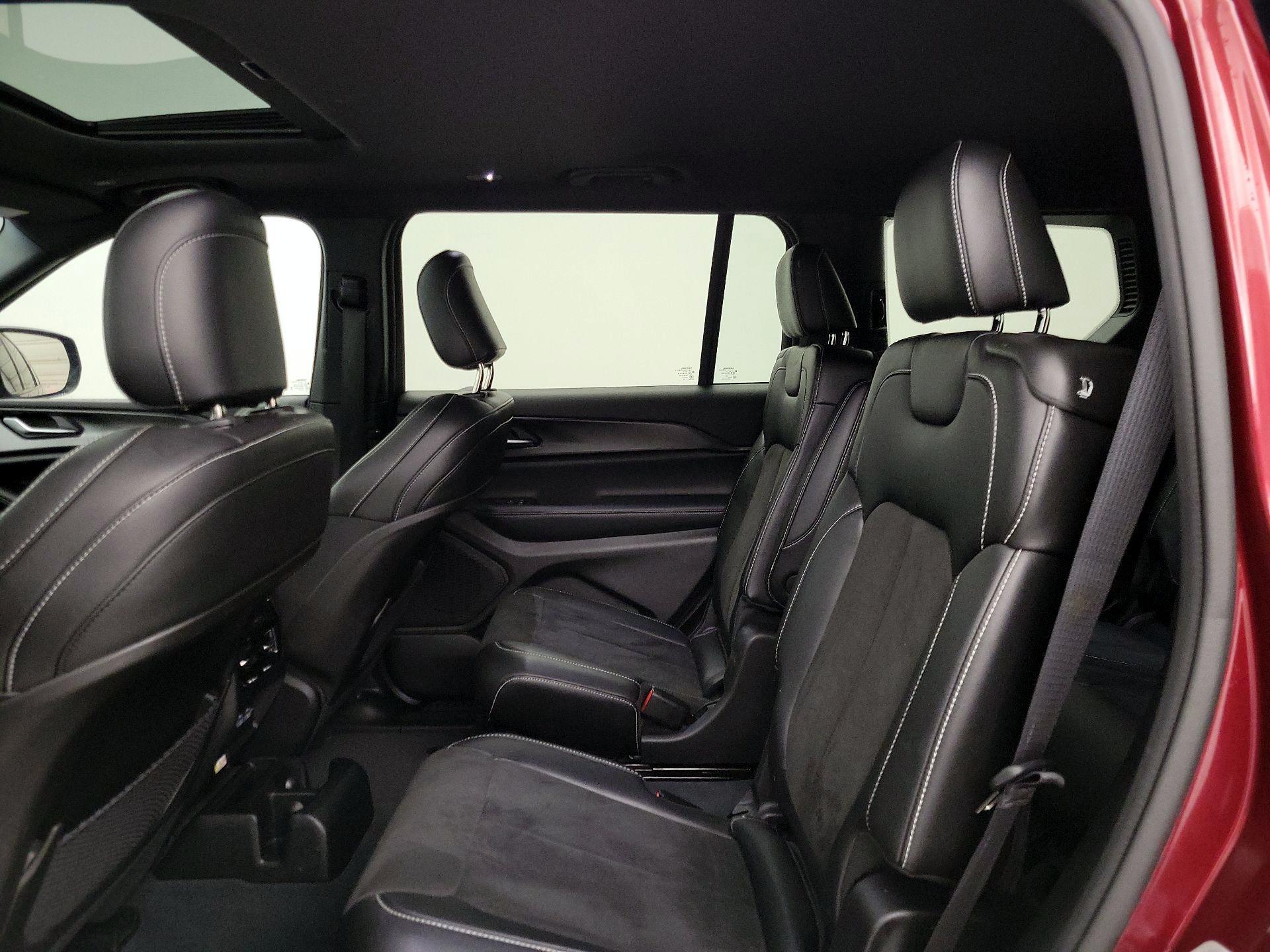 Thumbnail: 2023 Jeep Grand Cherokee L - 20