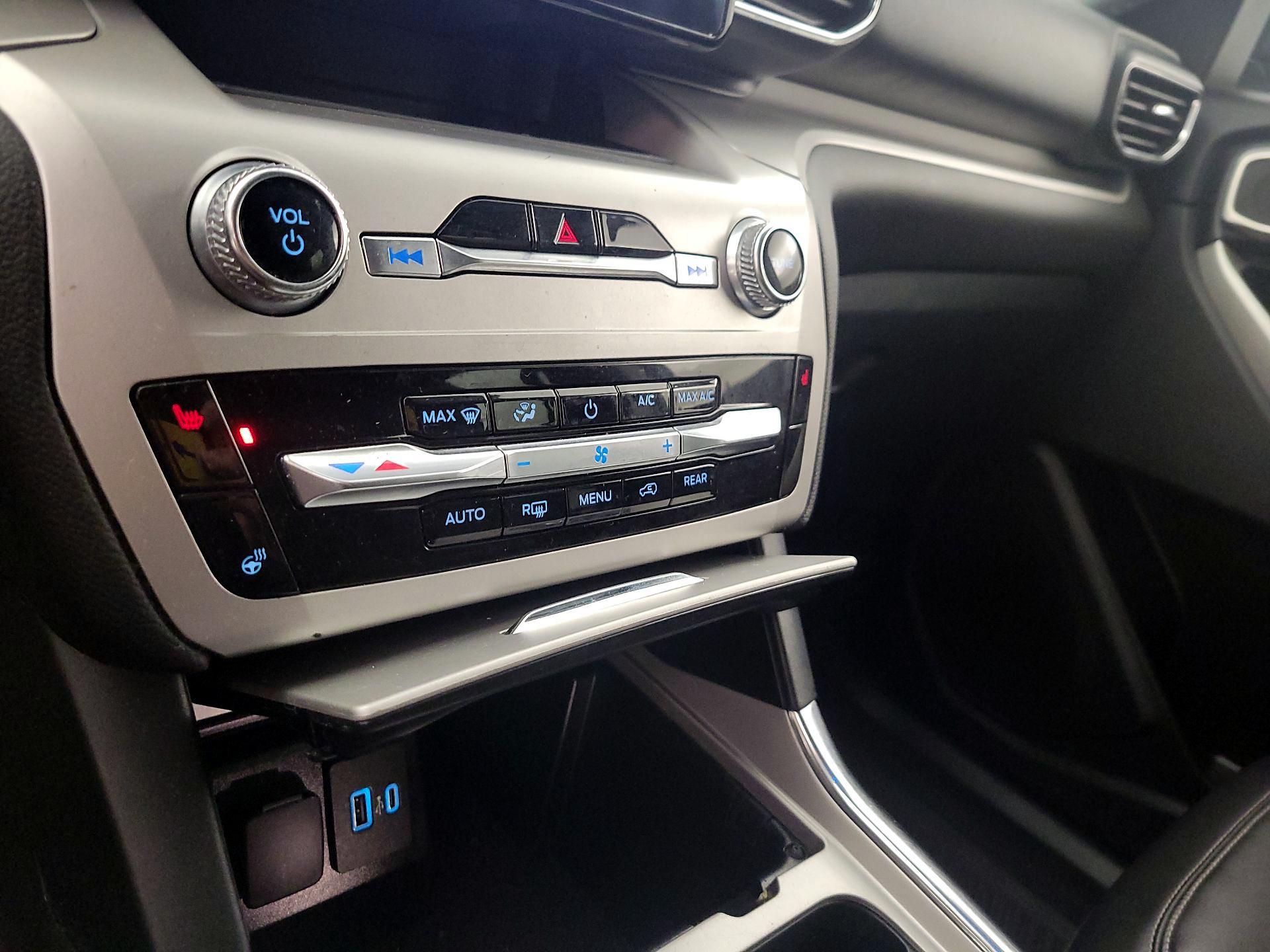 Thumbnail: 2022 Ford Explorer - 17