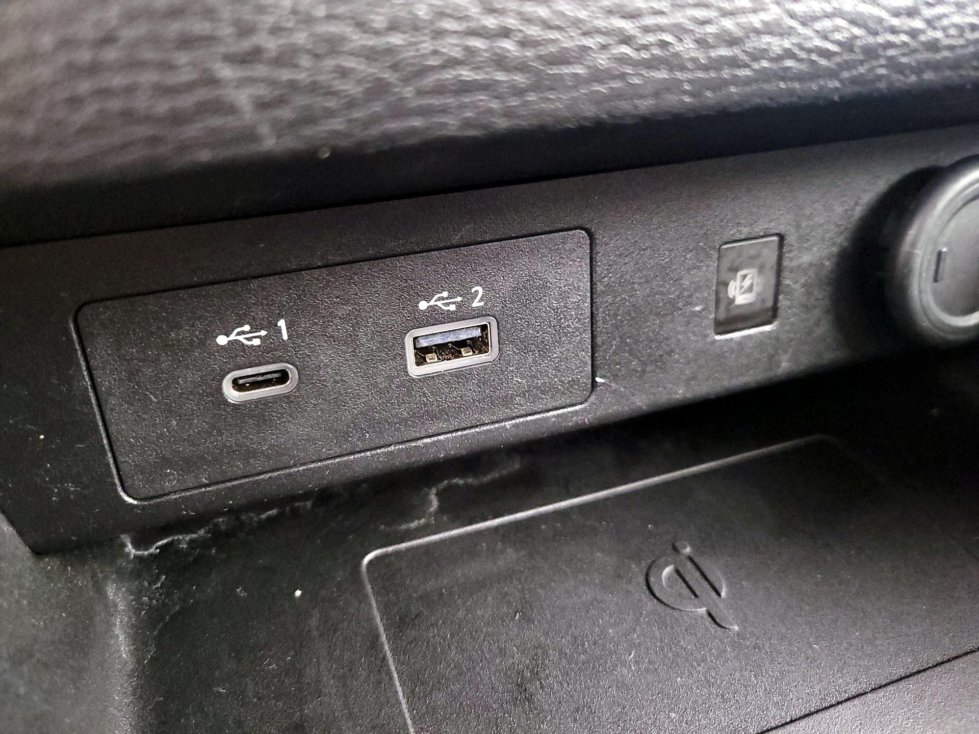 Thumbnail: 2024 Mitsubishi Outlander - 18