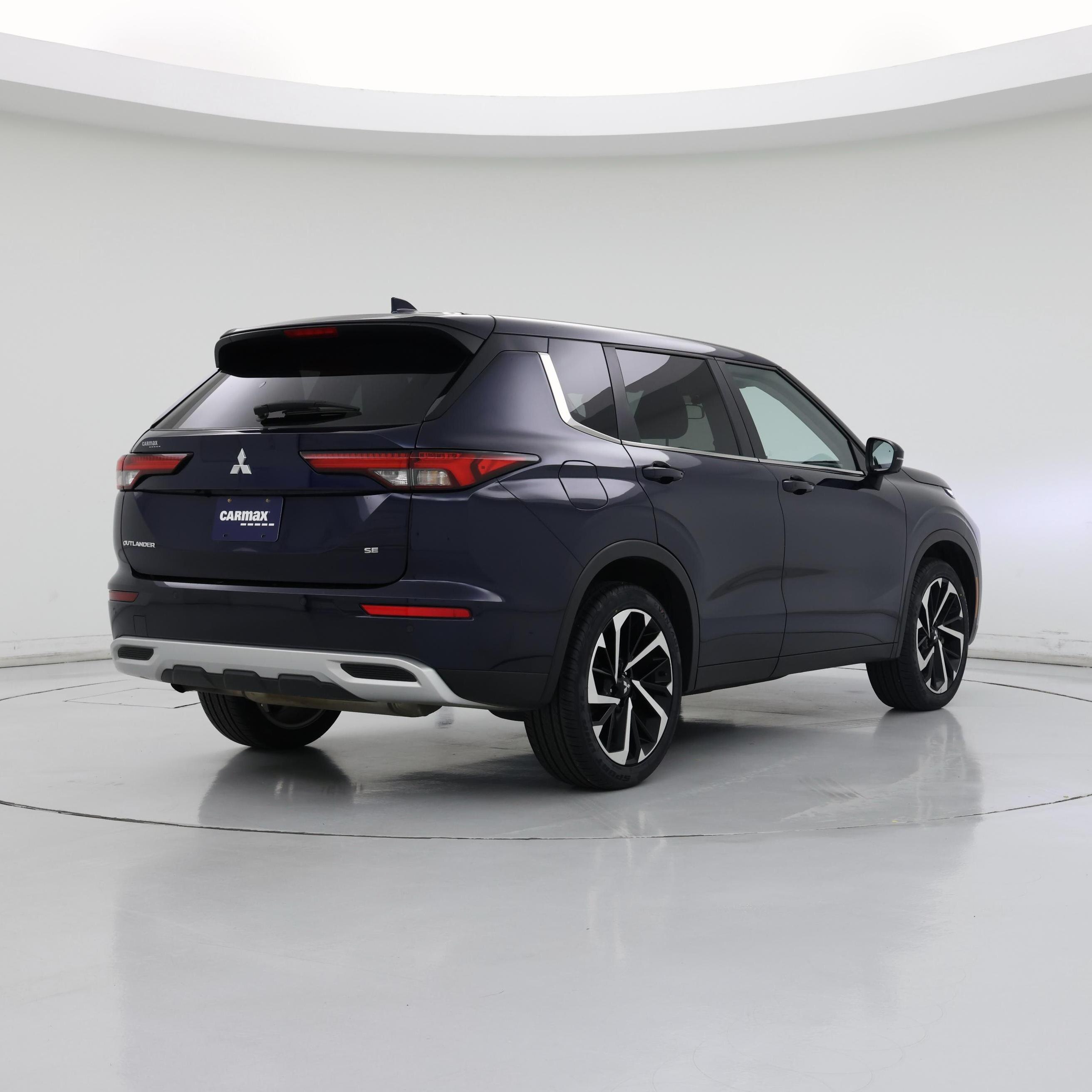 Thumbnail: 2024 Mitsubishi Outlander - 8