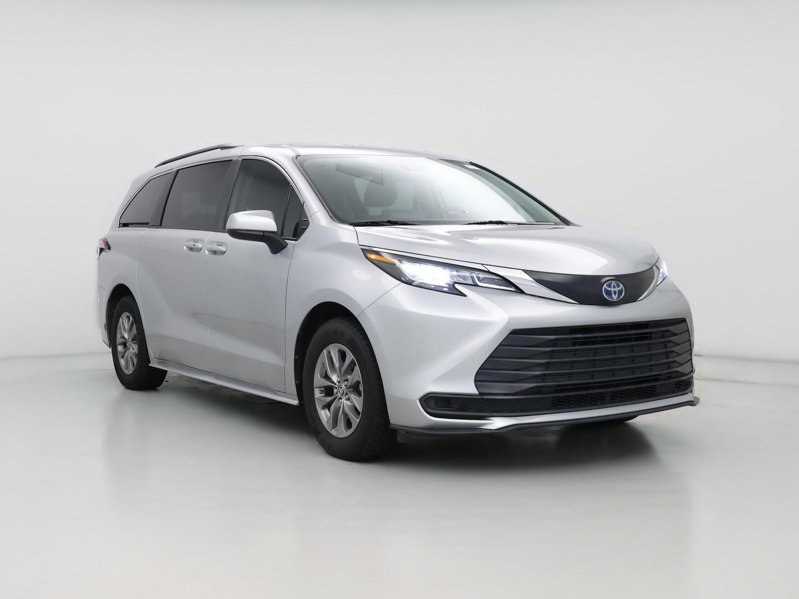2023 Toyota Sienna LE