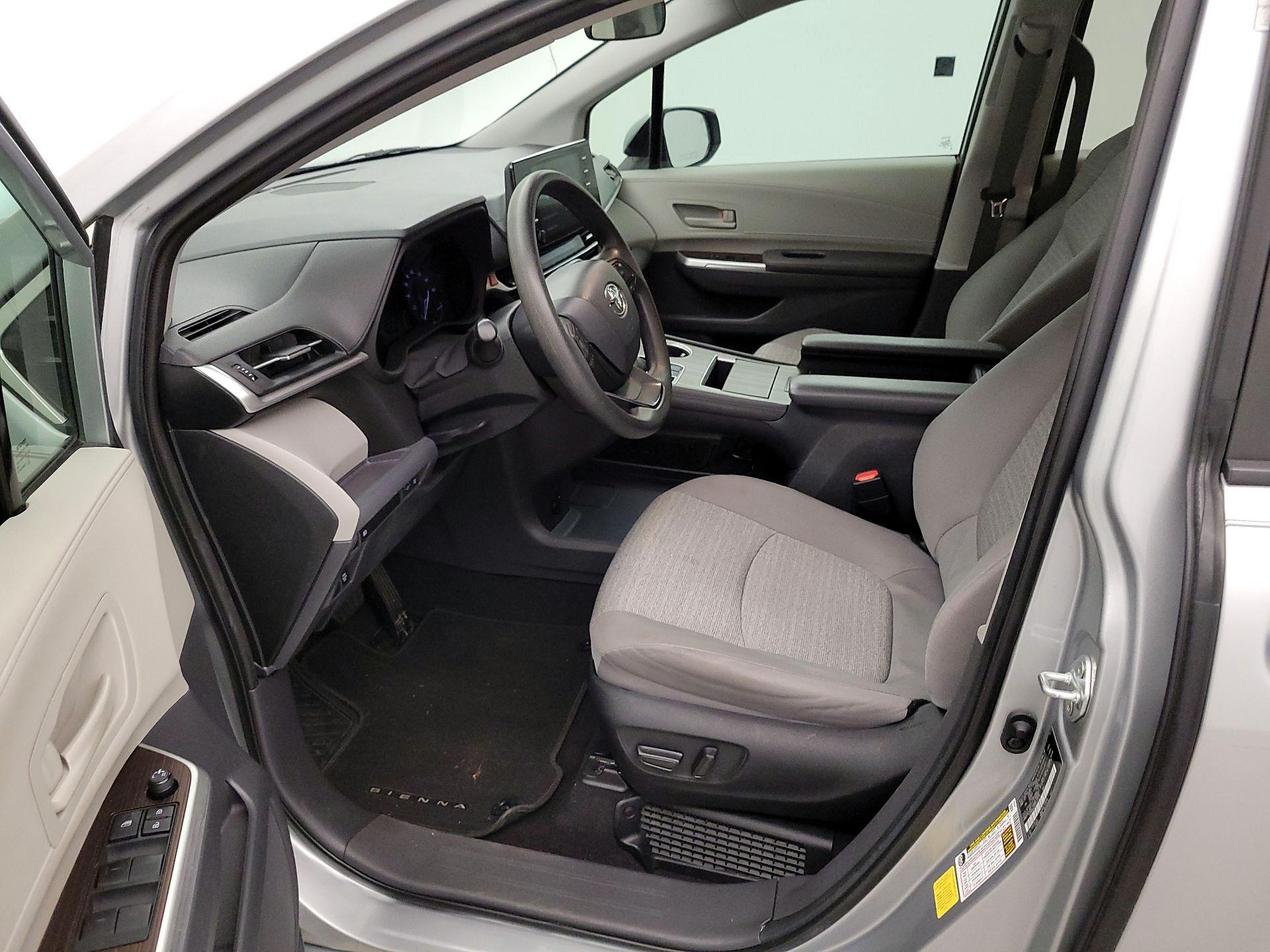 Thumbnail: 2023 Toyota Sienna - 11