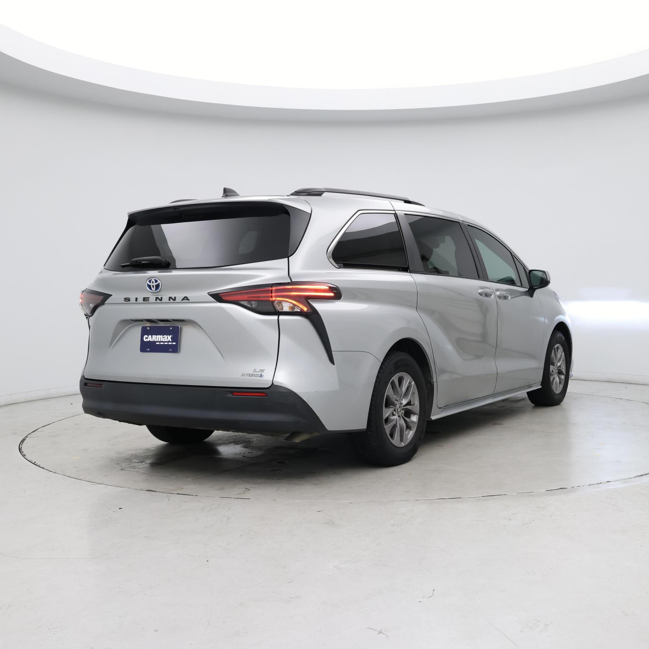 Thumbnail: 2023 Toyota Sienna - 8