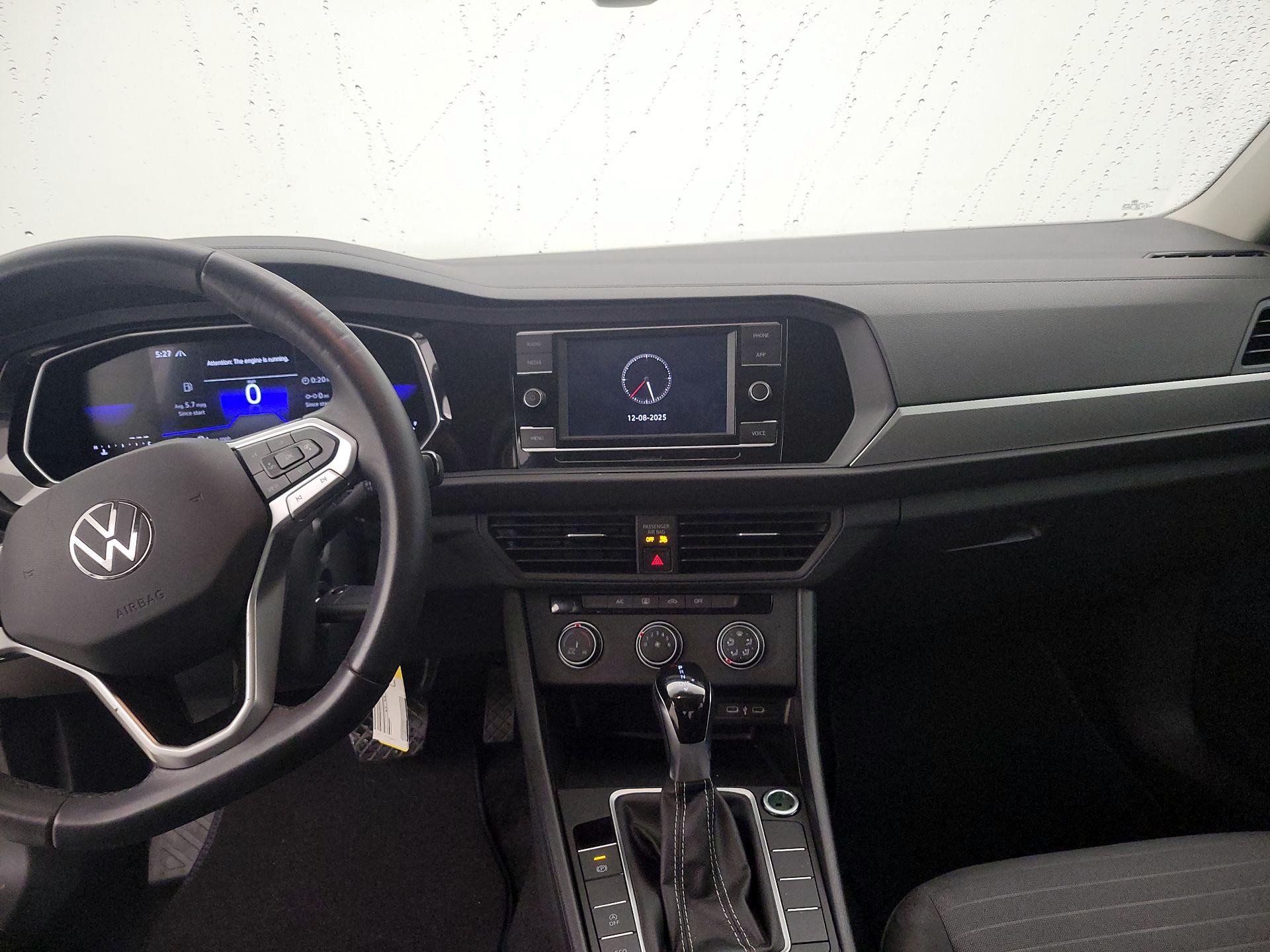 Thumbnail: 2024 Volkswagen Jetta - 9