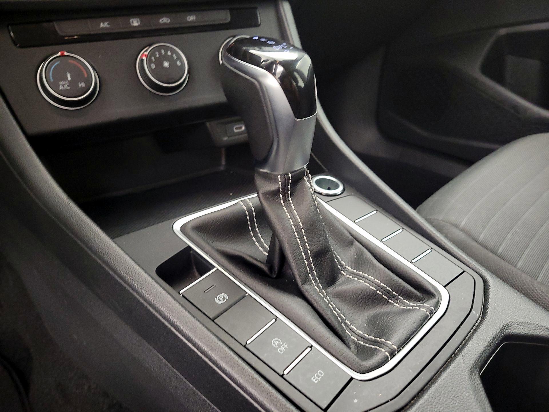 Thumbnail: 2024 Volkswagen Jetta - 17