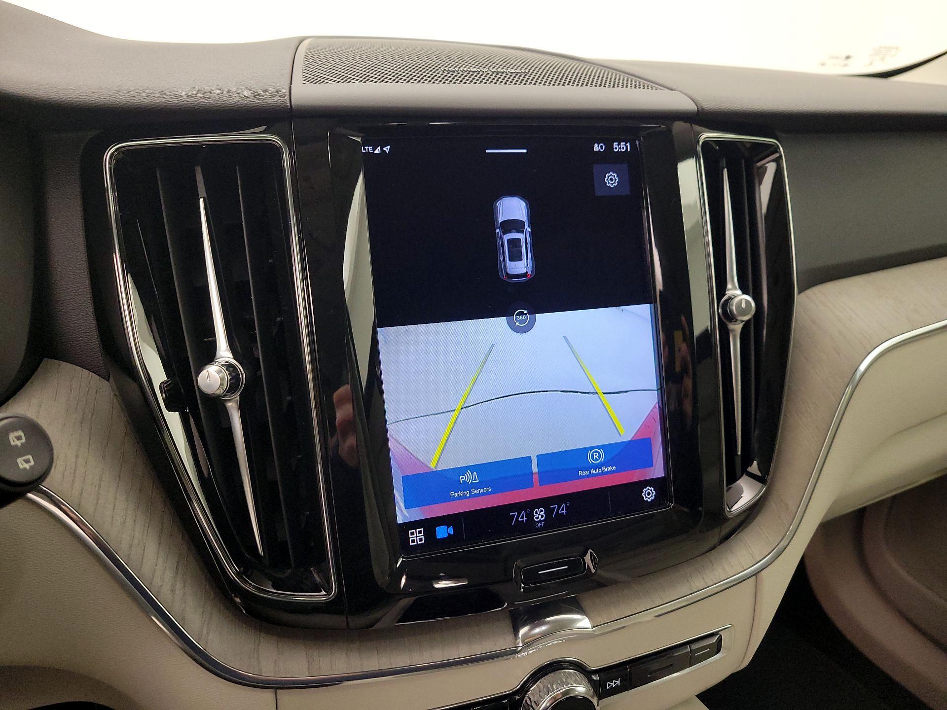 Thumbnail: 2023 Volvo XC60 - 15