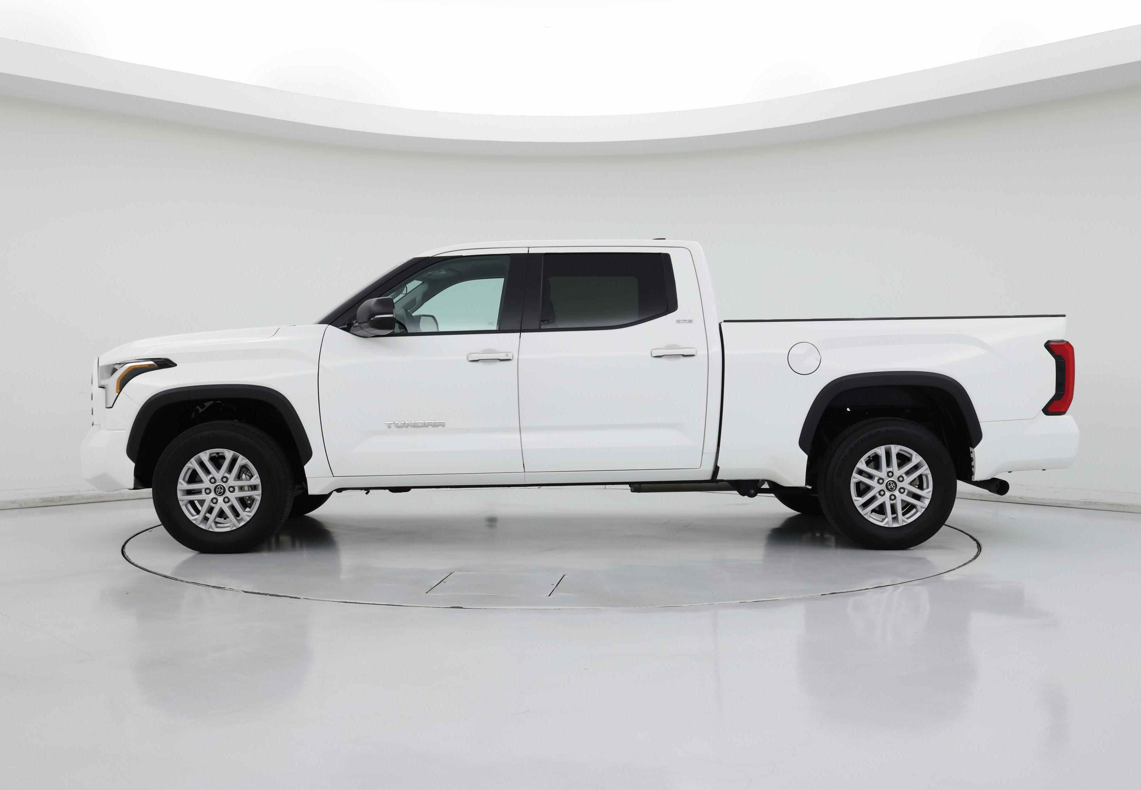 Thumbnail: 2024 Toyota Tundra - 3