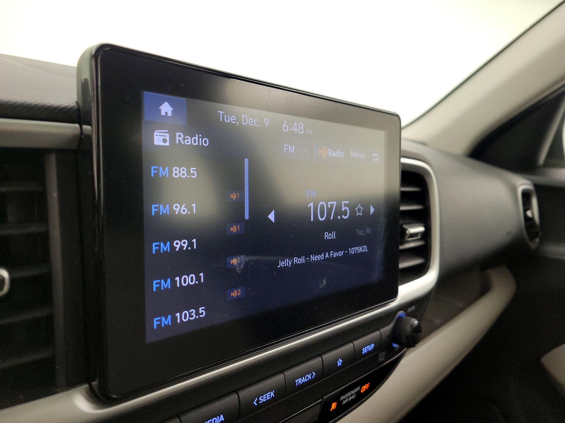 Thumbnail: 2024 Hyundai Venue - 15