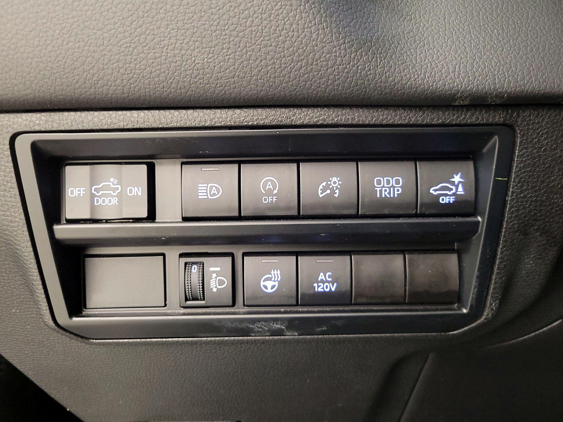 Thumbnail: 2023 Toyota Tundra - 13