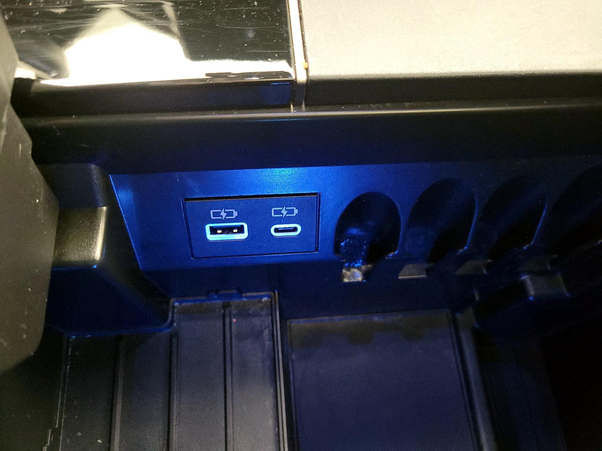 Thumbnail: 2023 Toyota Tundra - 18