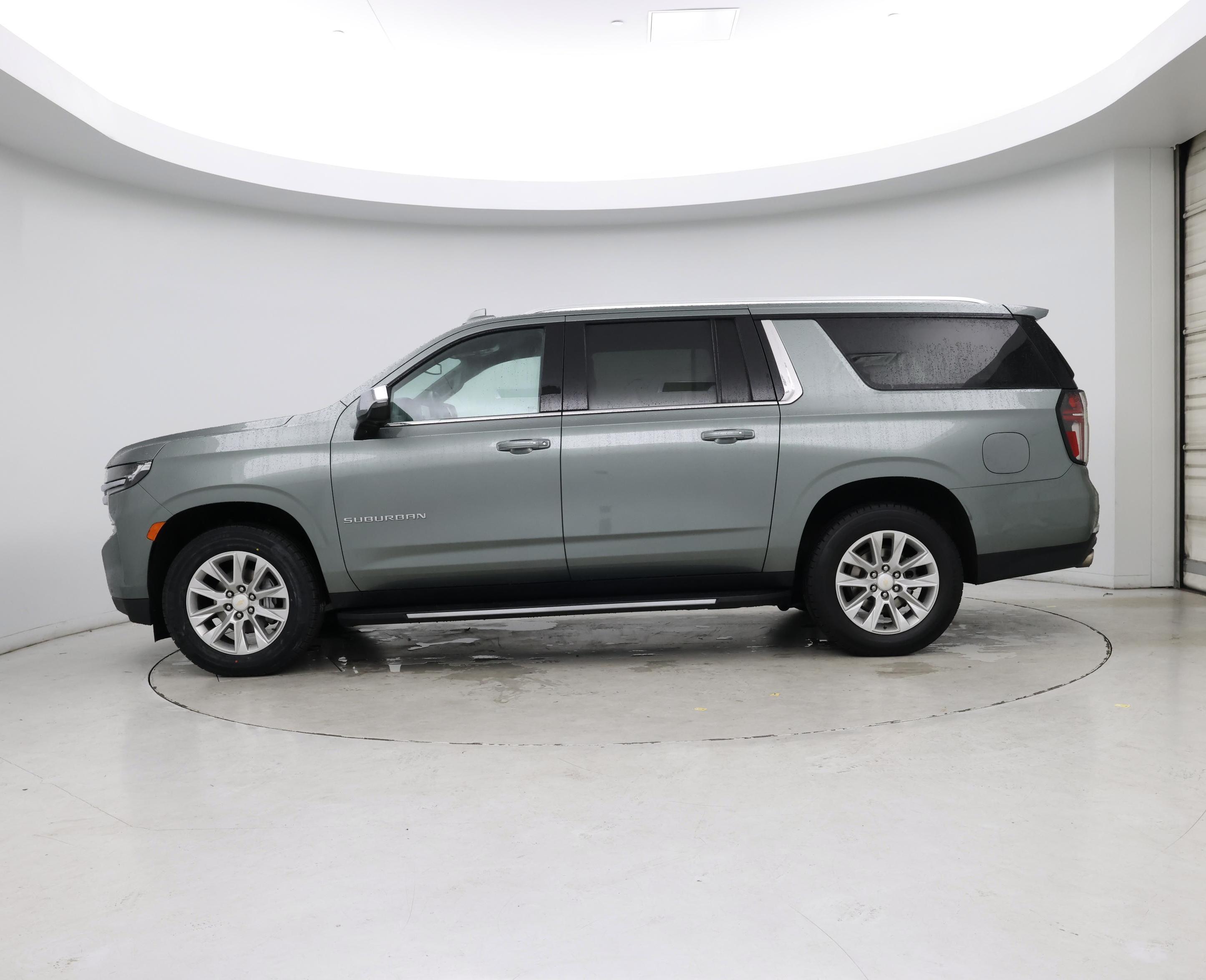 Thumbnail: 2023 Chevrolet Suburban - 3