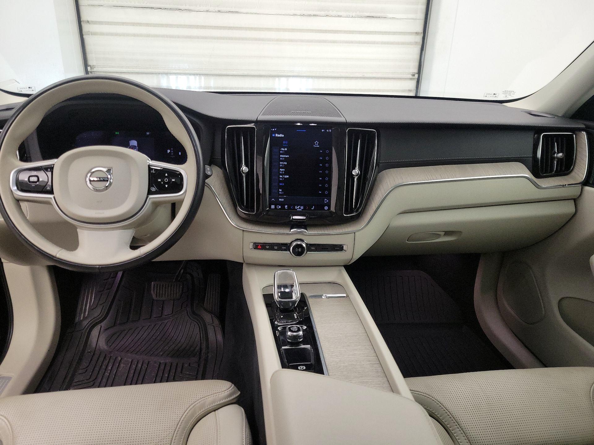 Thumbnail: 2022 Volvo XC60 - 9