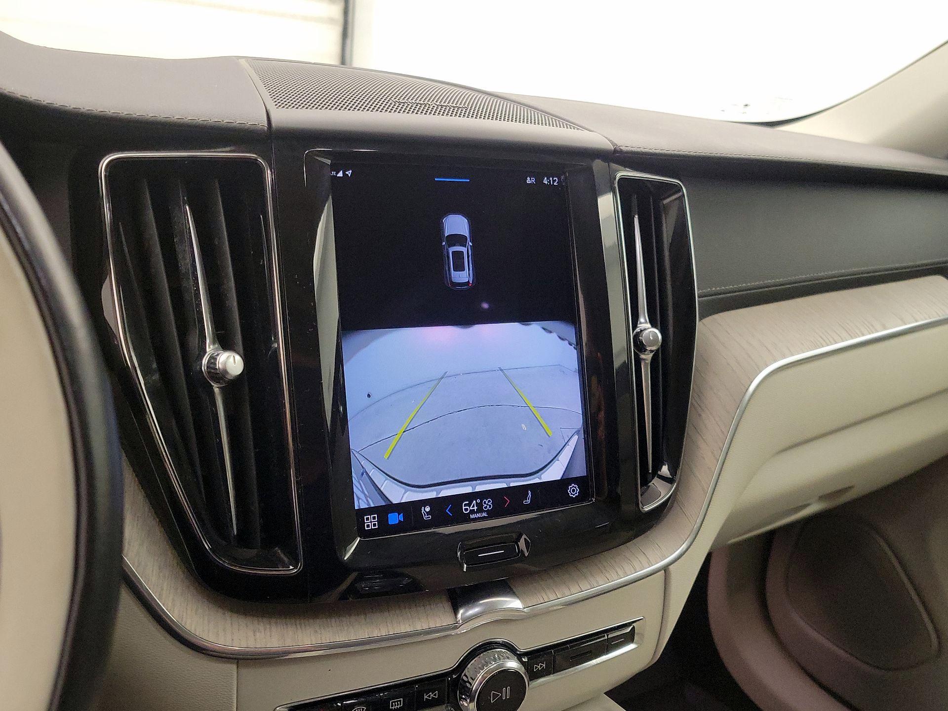 Thumbnail: 2022 Volvo XC60 - 14