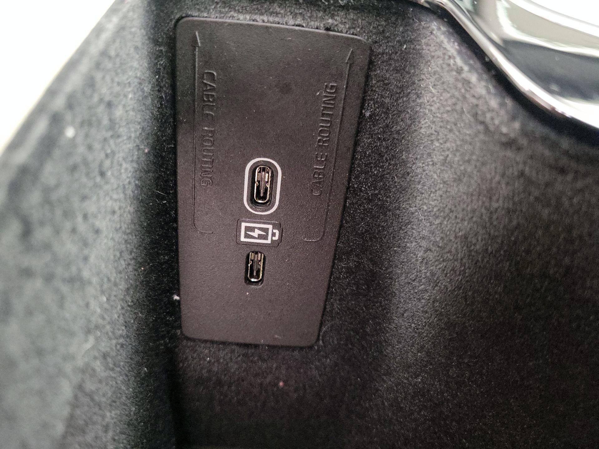 Thumbnail: 2022 Volvo XC60 - 18