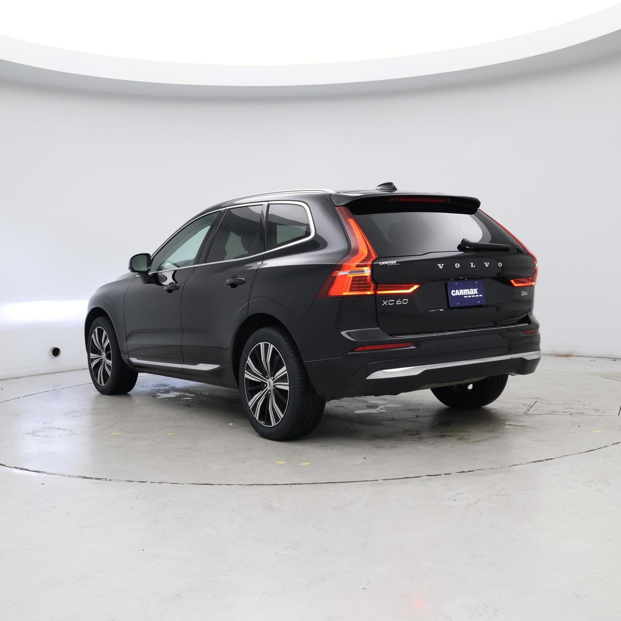 Thumbnail: 2022 Volvo XC60 - 2