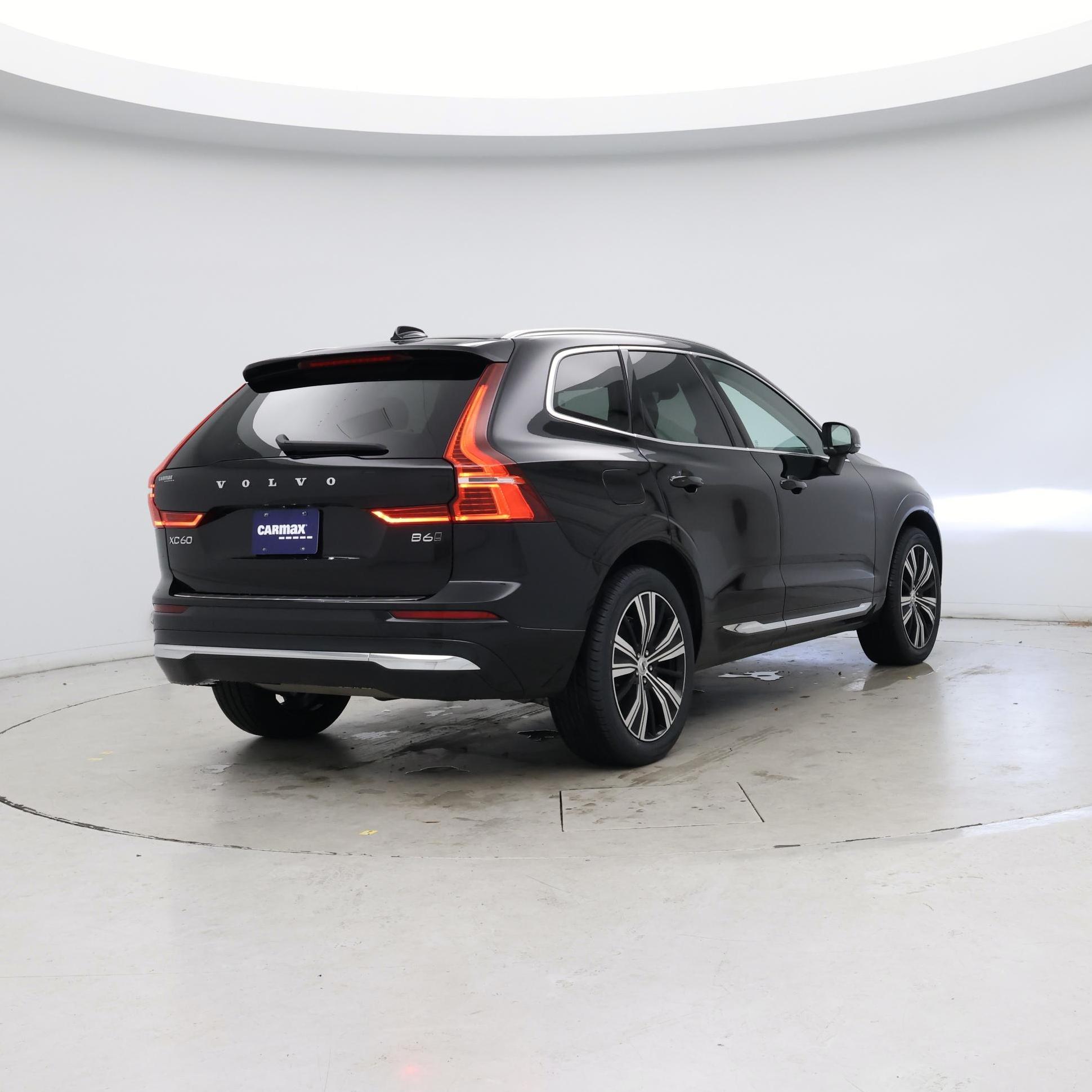 Thumbnail: 2022 Volvo XC60 - 8