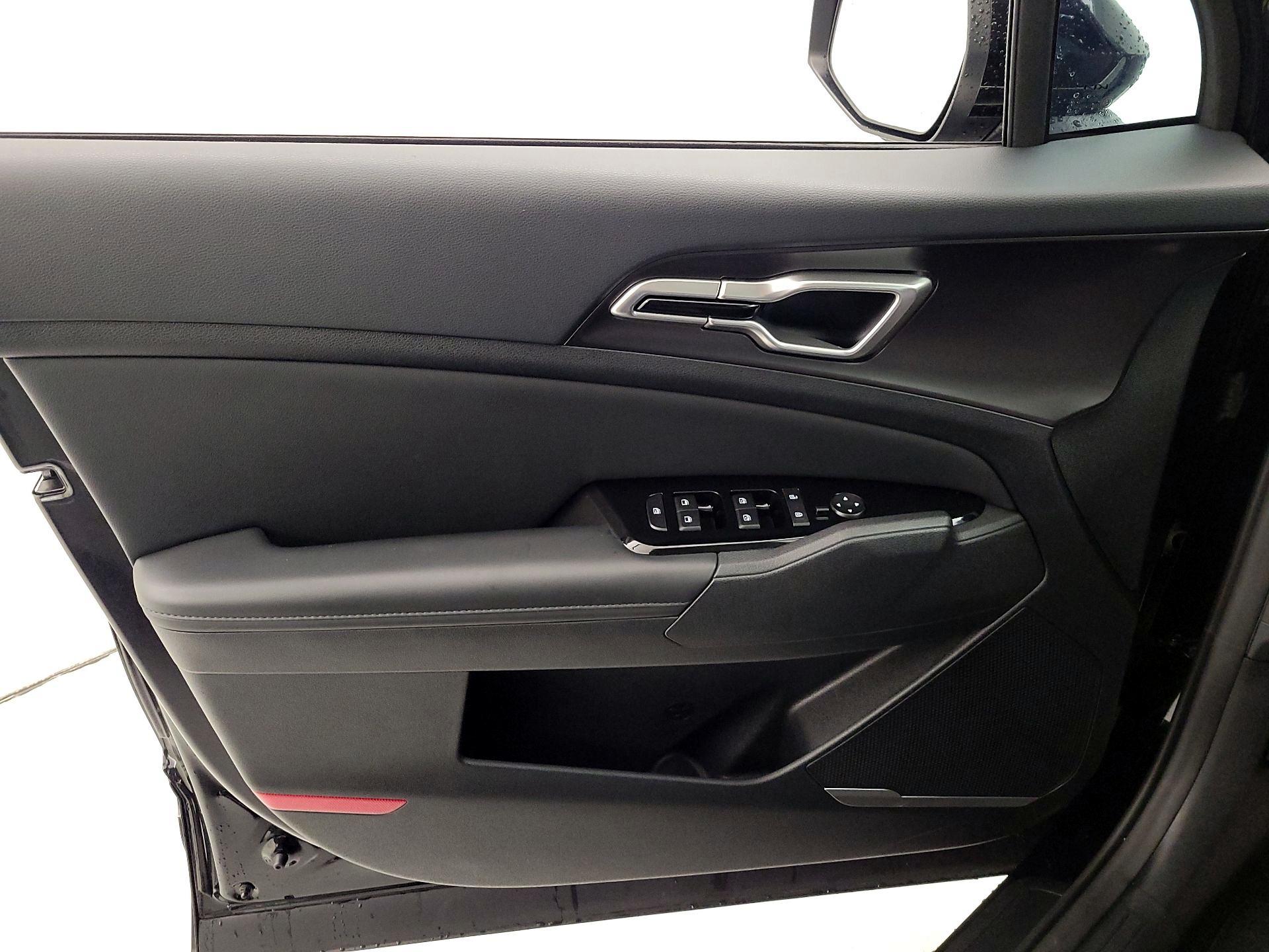 Thumbnail: 2023 Kia Sportage - 12