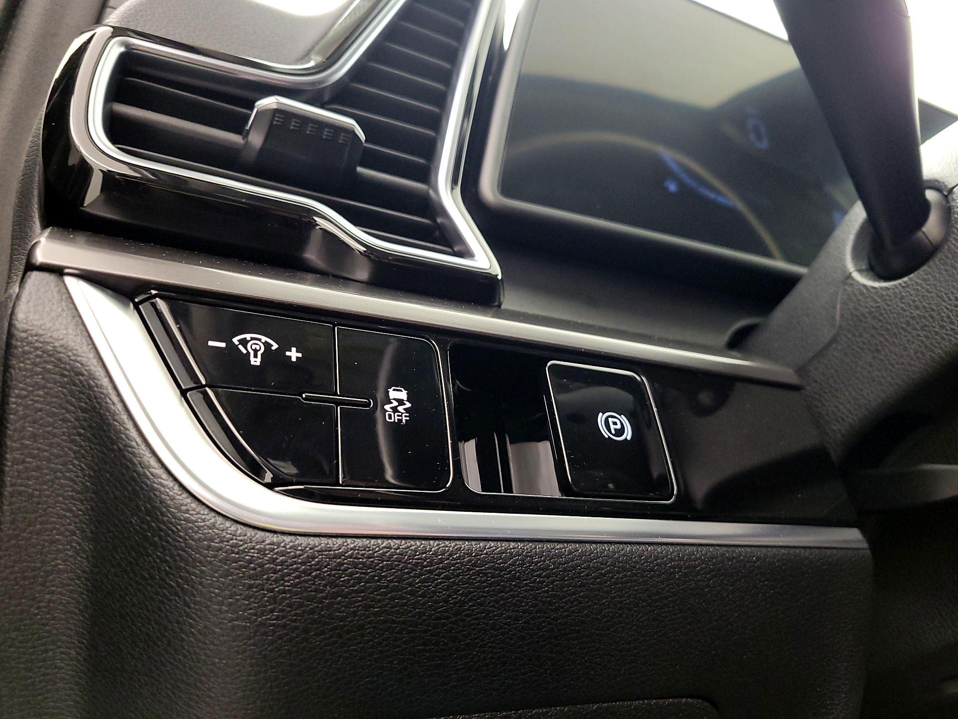 Thumbnail: 2023 Kia Sportage - 13