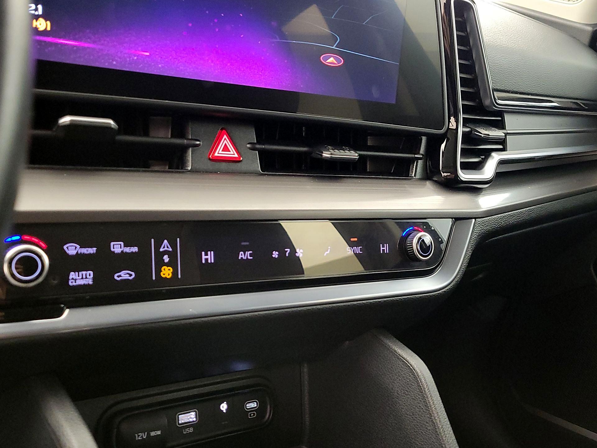 Thumbnail: 2023 Kia Sportage - 17