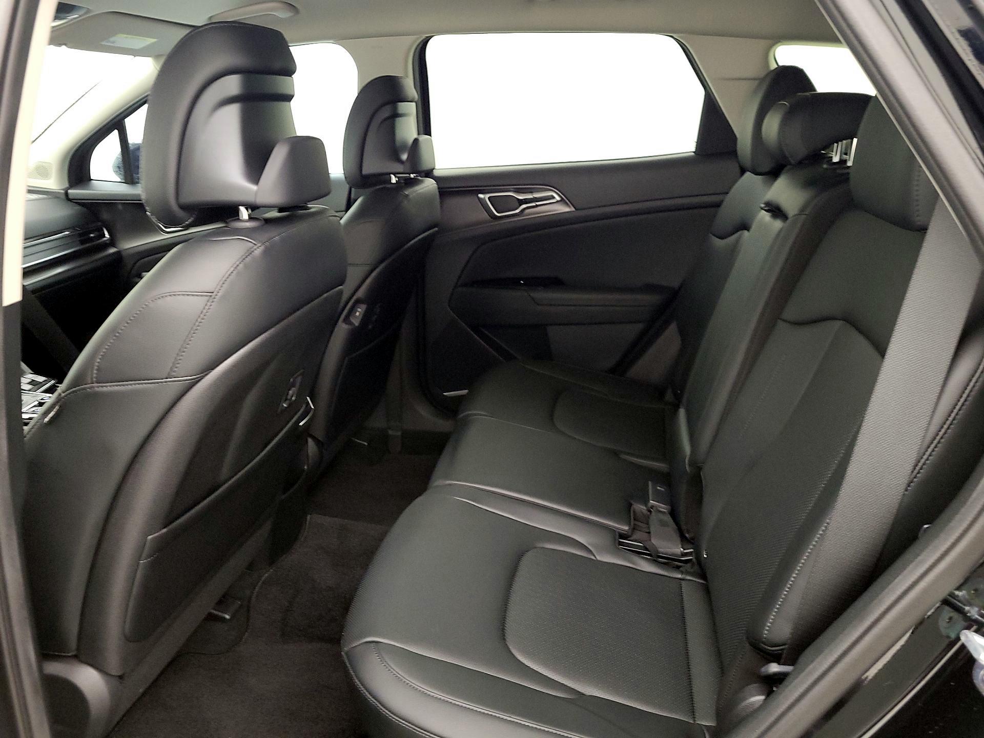 Thumbnail: 2023 Kia Sportage - 20