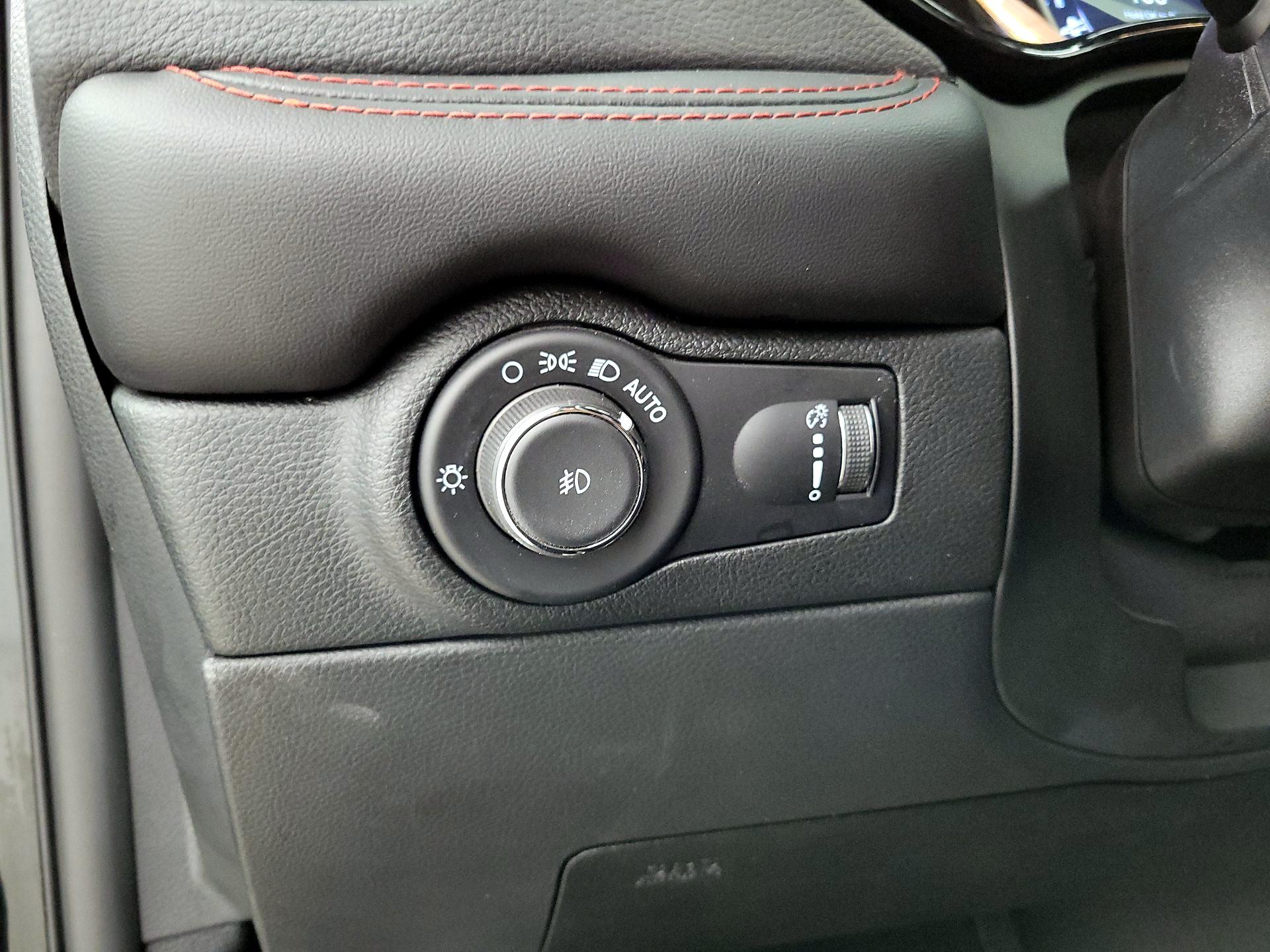 Thumbnail: 2023 Dodge Durango - 13