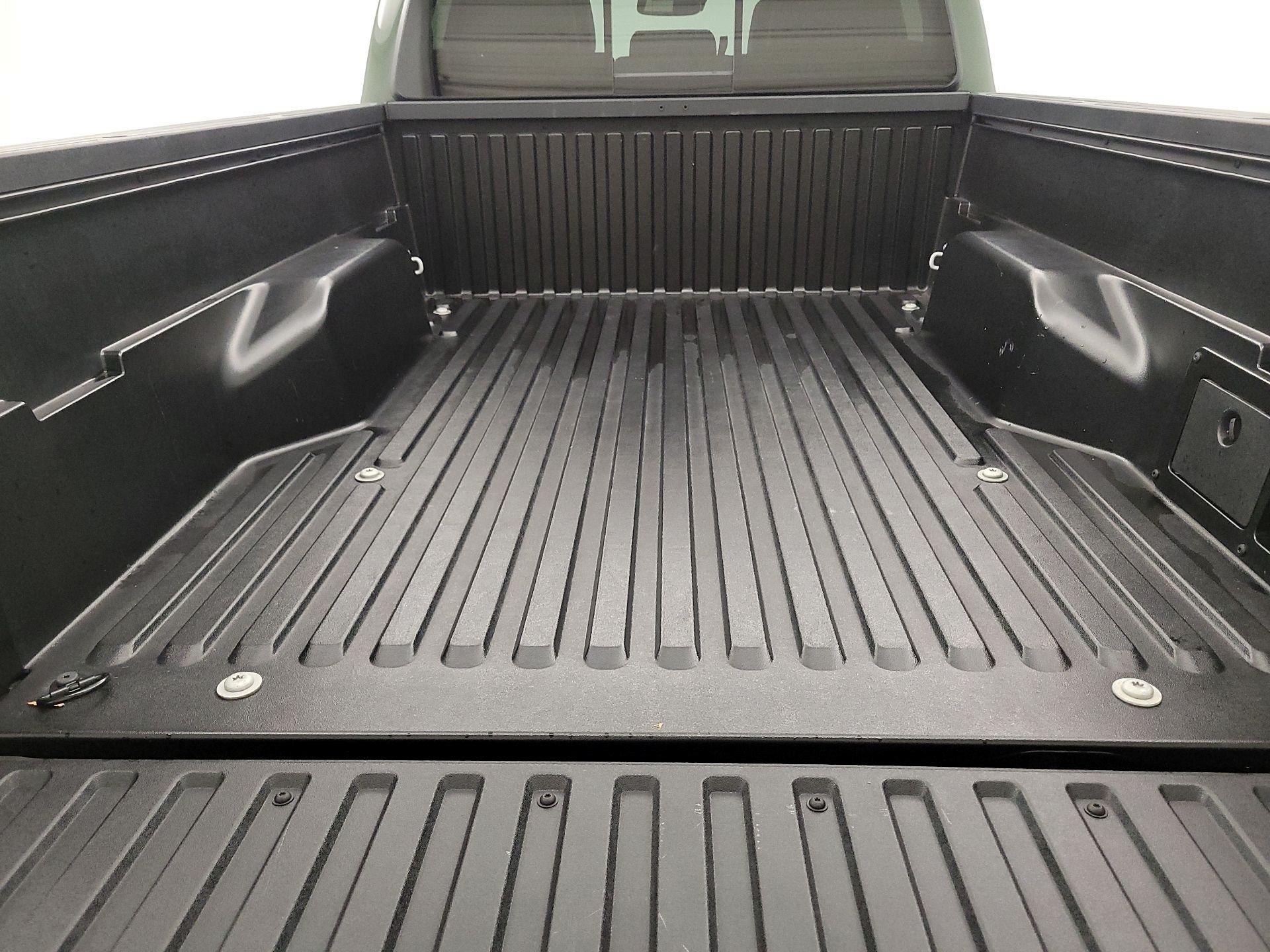 Thumbnail: 2021 Toyota Tacoma - 20