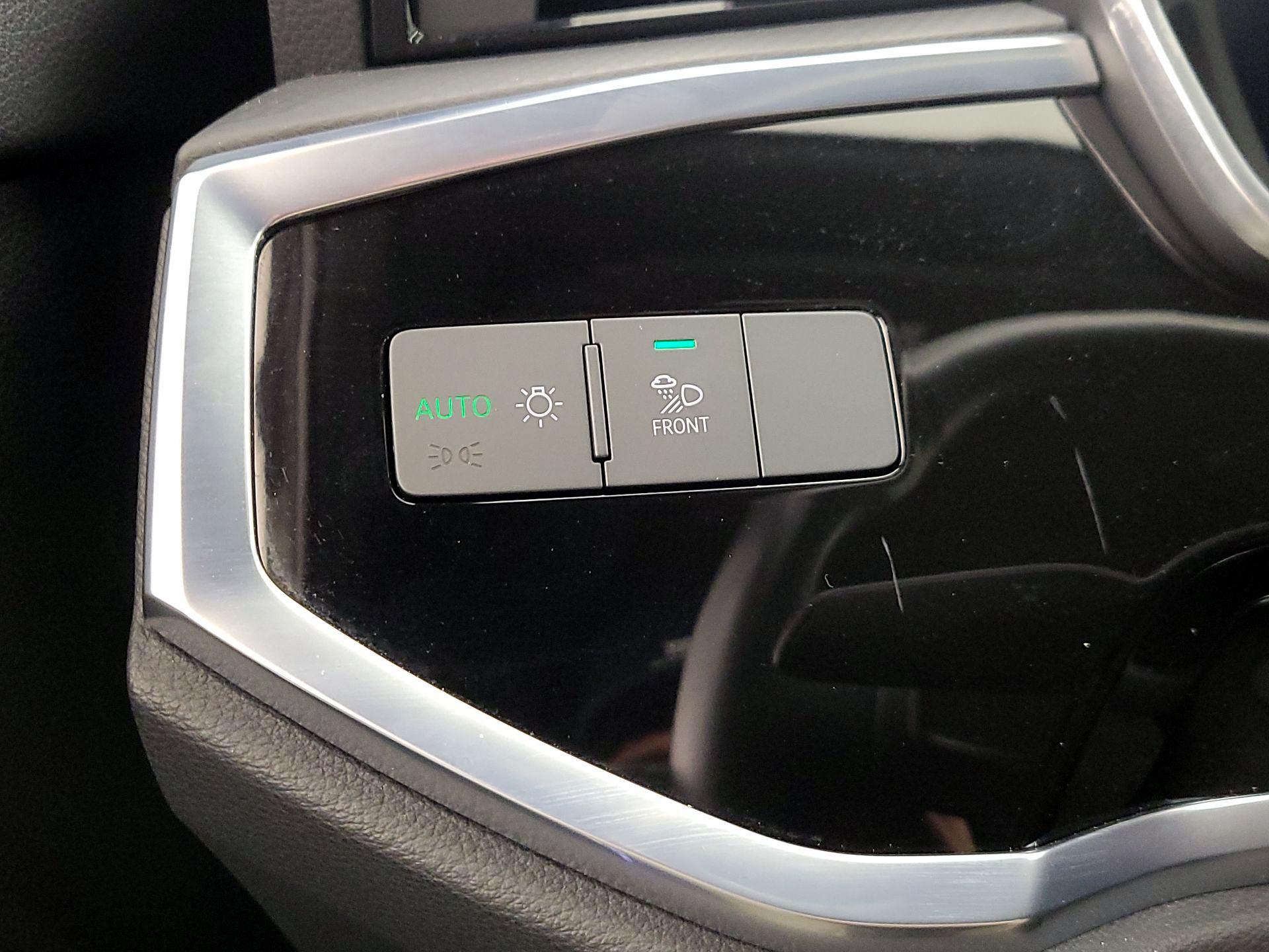 Thumbnail: 2022 Audi Q3 - 13