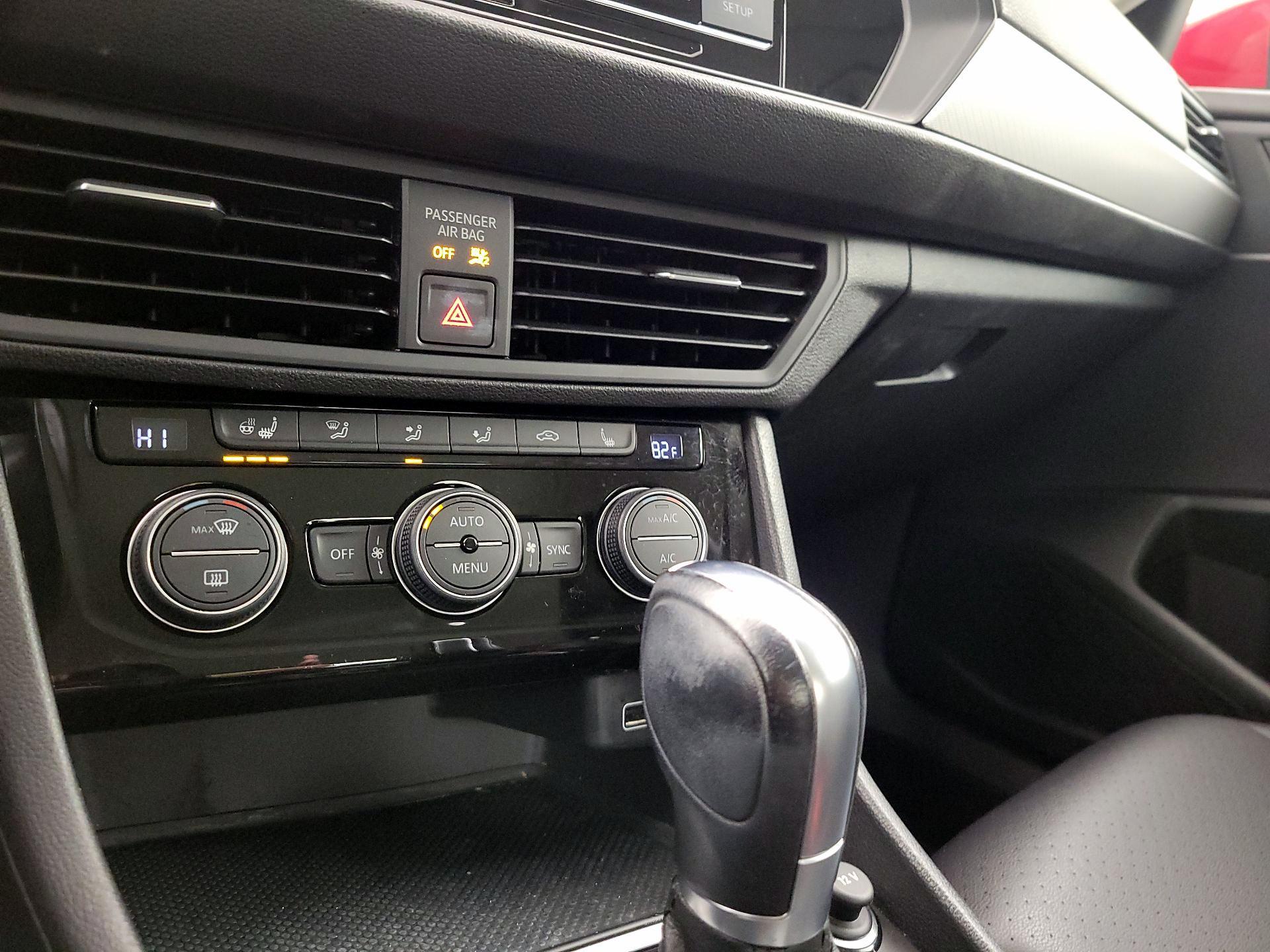 Thumbnail: 2019 Volkswagen Jetta - 15