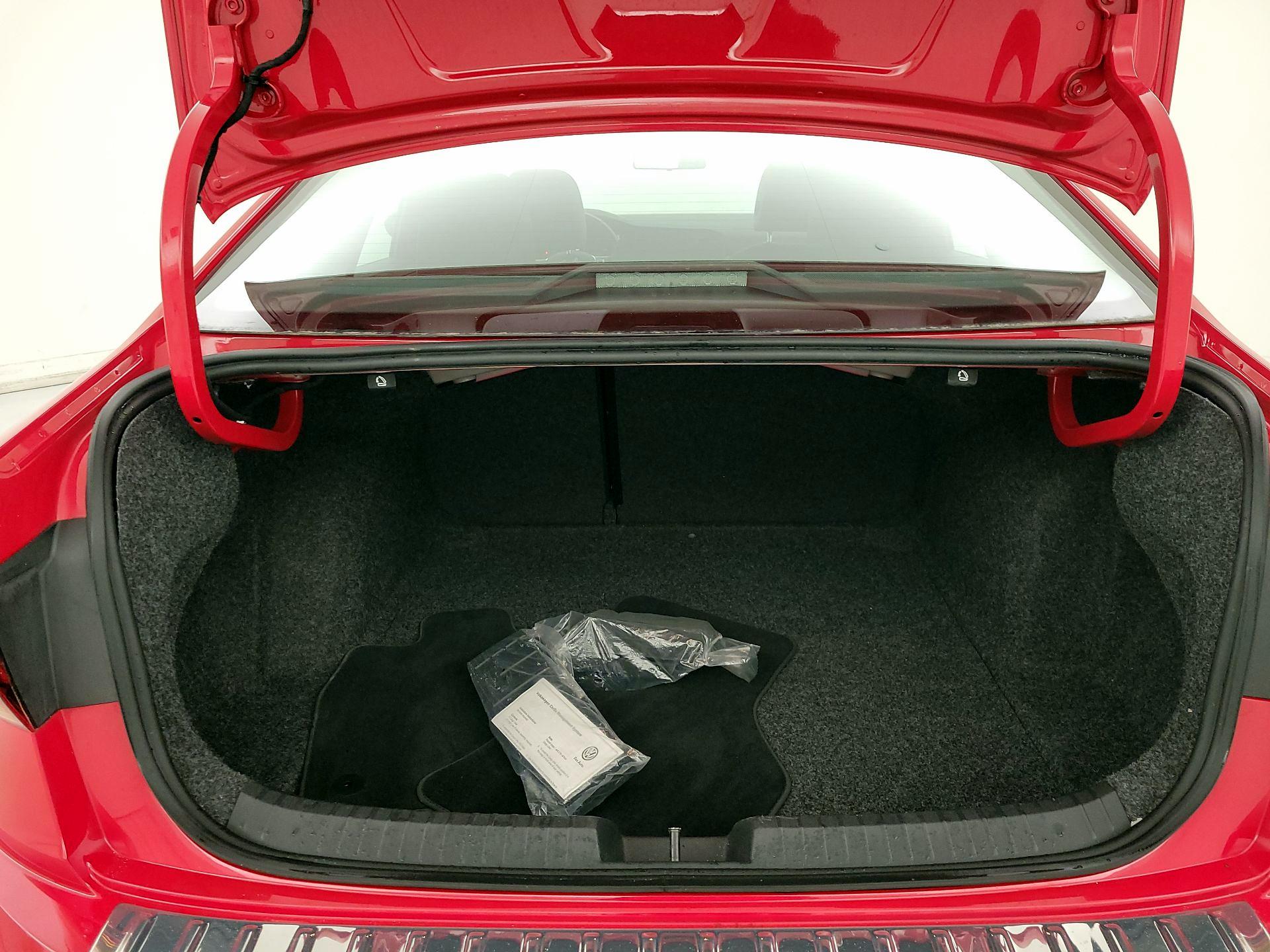 Thumbnail: 2019 Volkswagen Jetta - 20