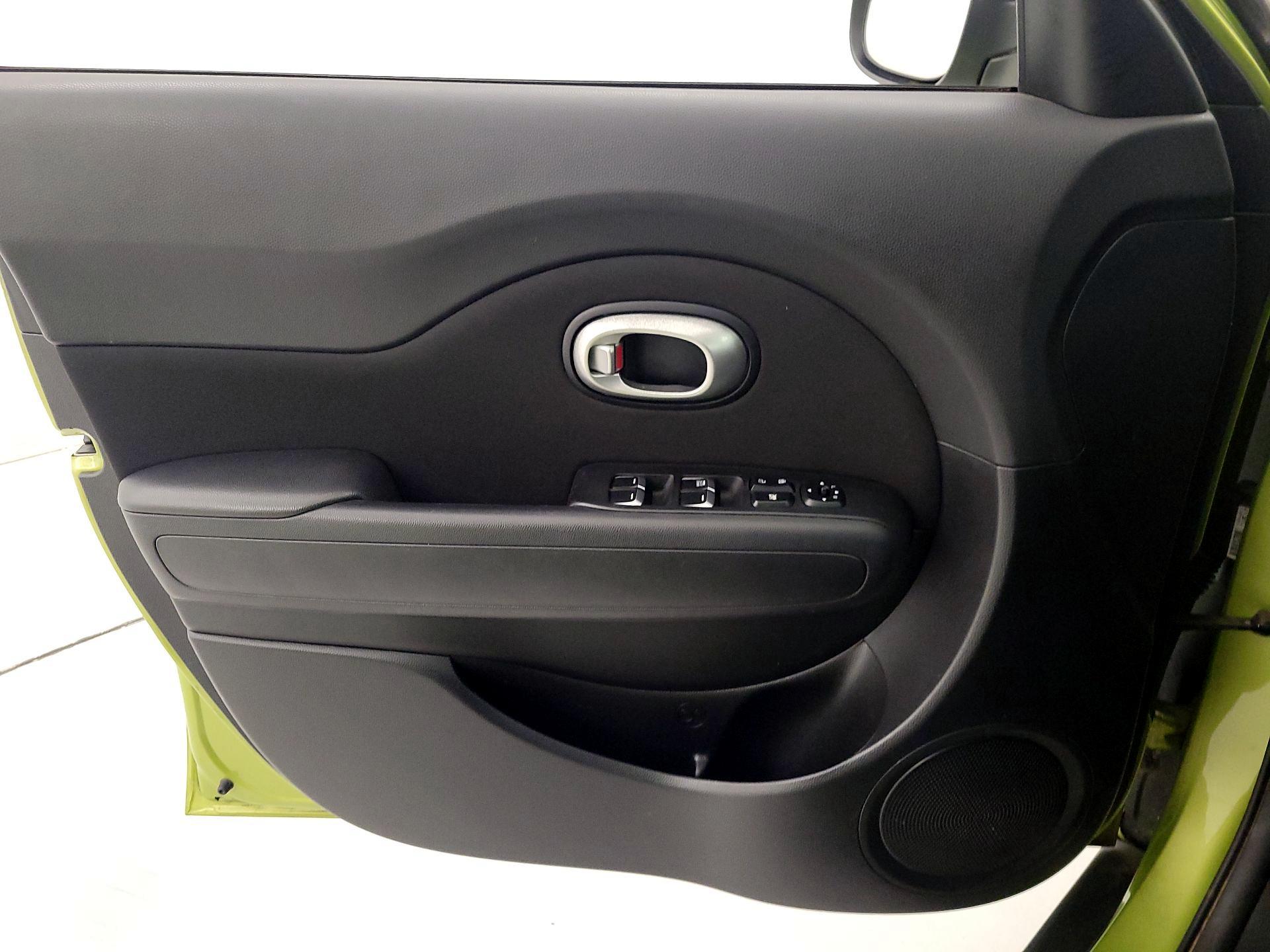 Thumbnail: 2018 Kia Soul - 12