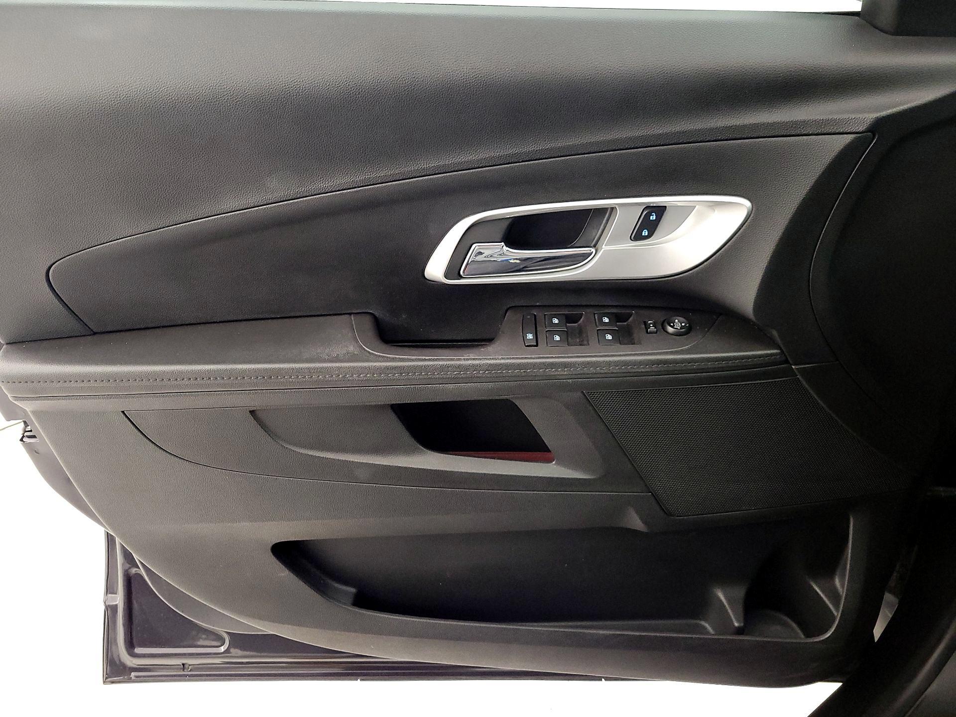 Thumbnail: 2016 Chevrolet Equinox - 12