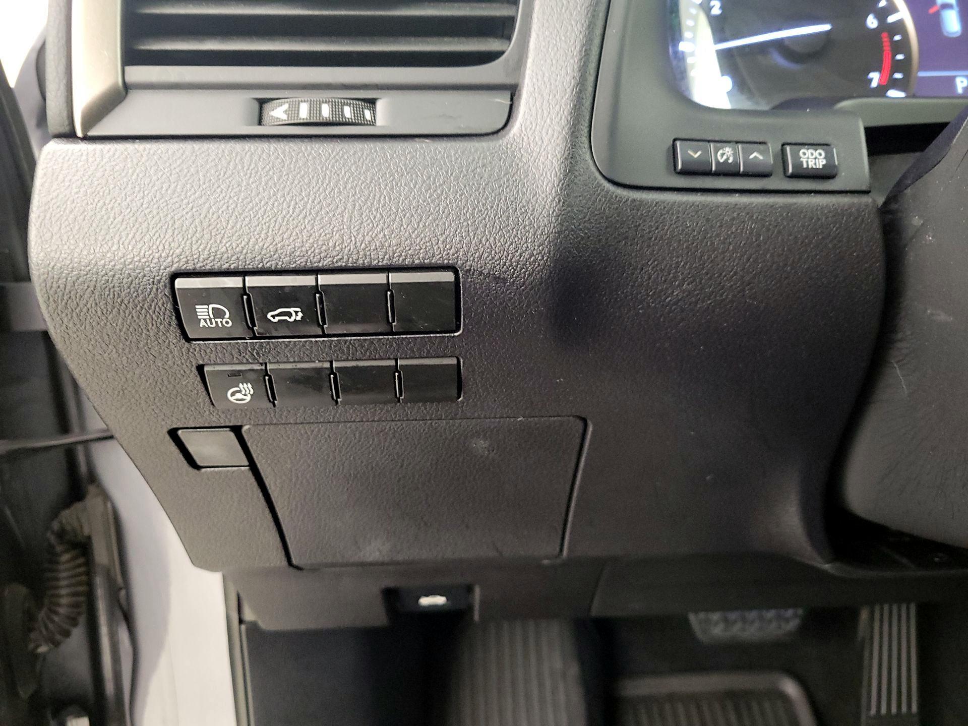 Thumbnail: 2020 Lexus RX - 13