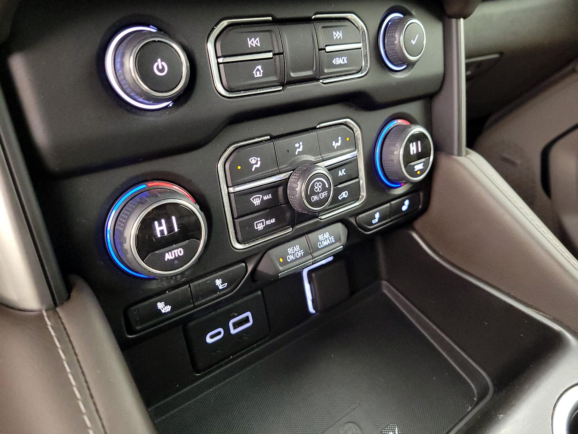 Thumbnail: 2022 Chevrolet Suburban - 17