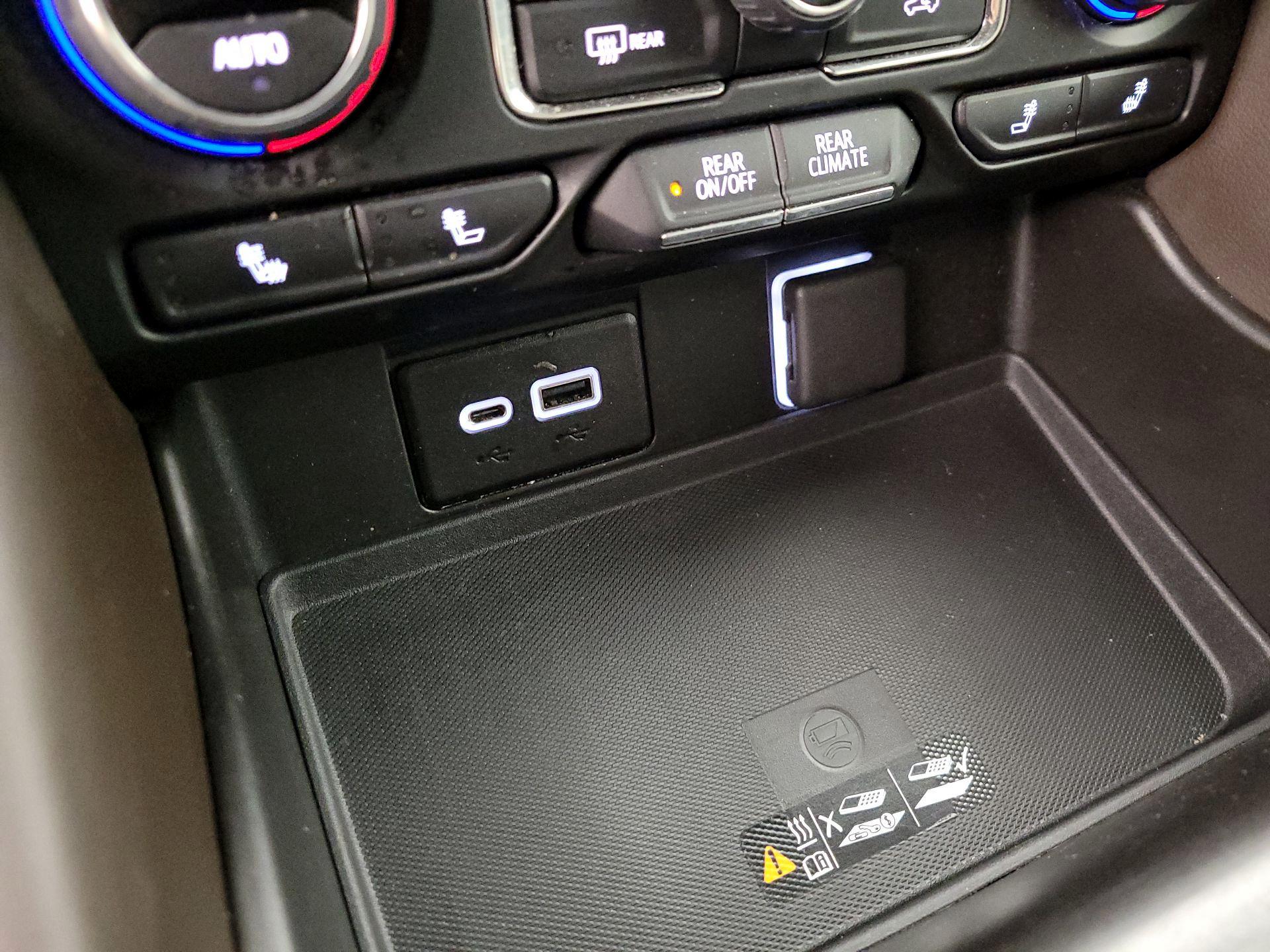 Thumbnail: 2022 Chevrolet Suburban - 19