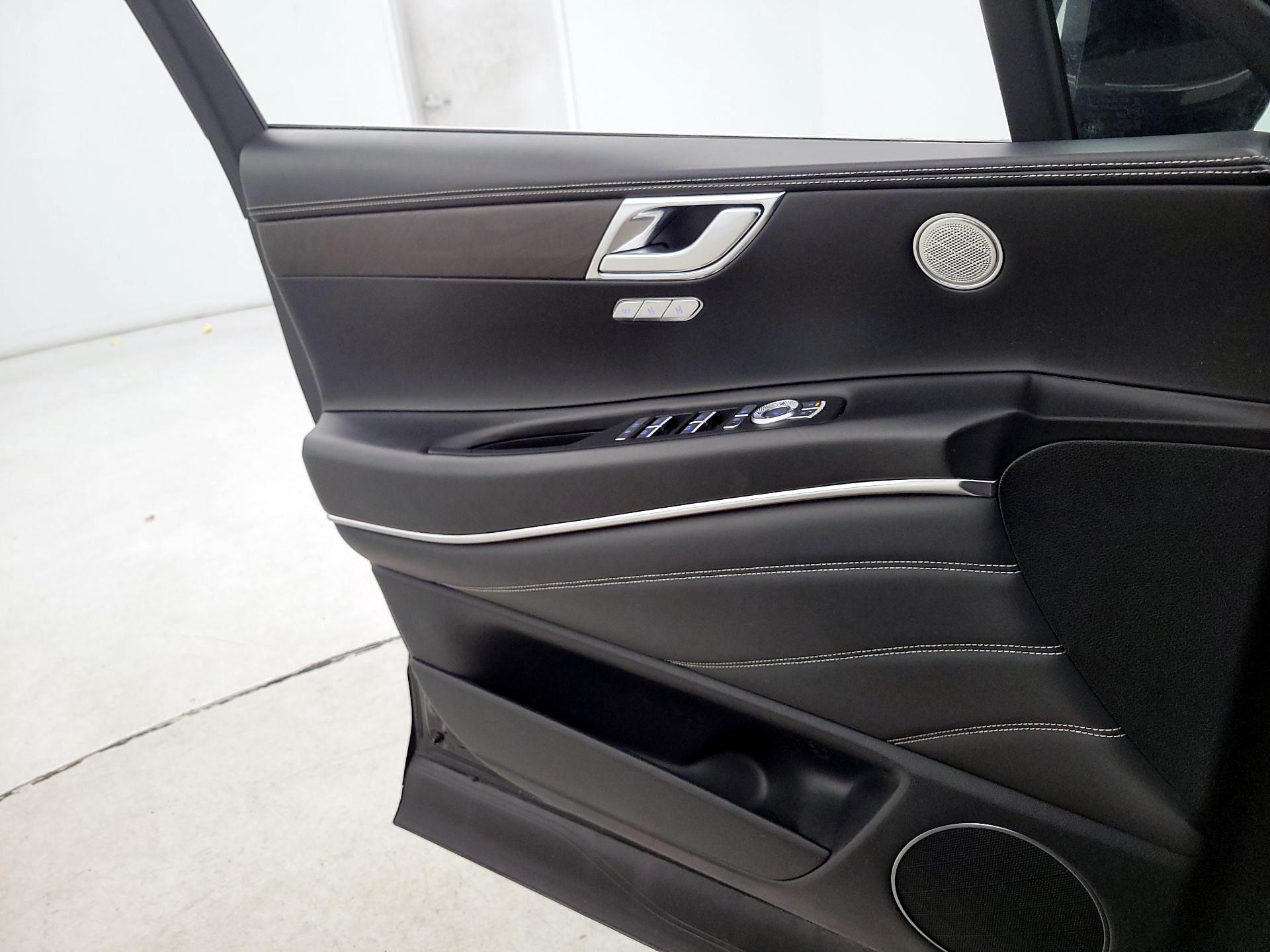 Thumbnail: 2024 Genesis GV80 - 12