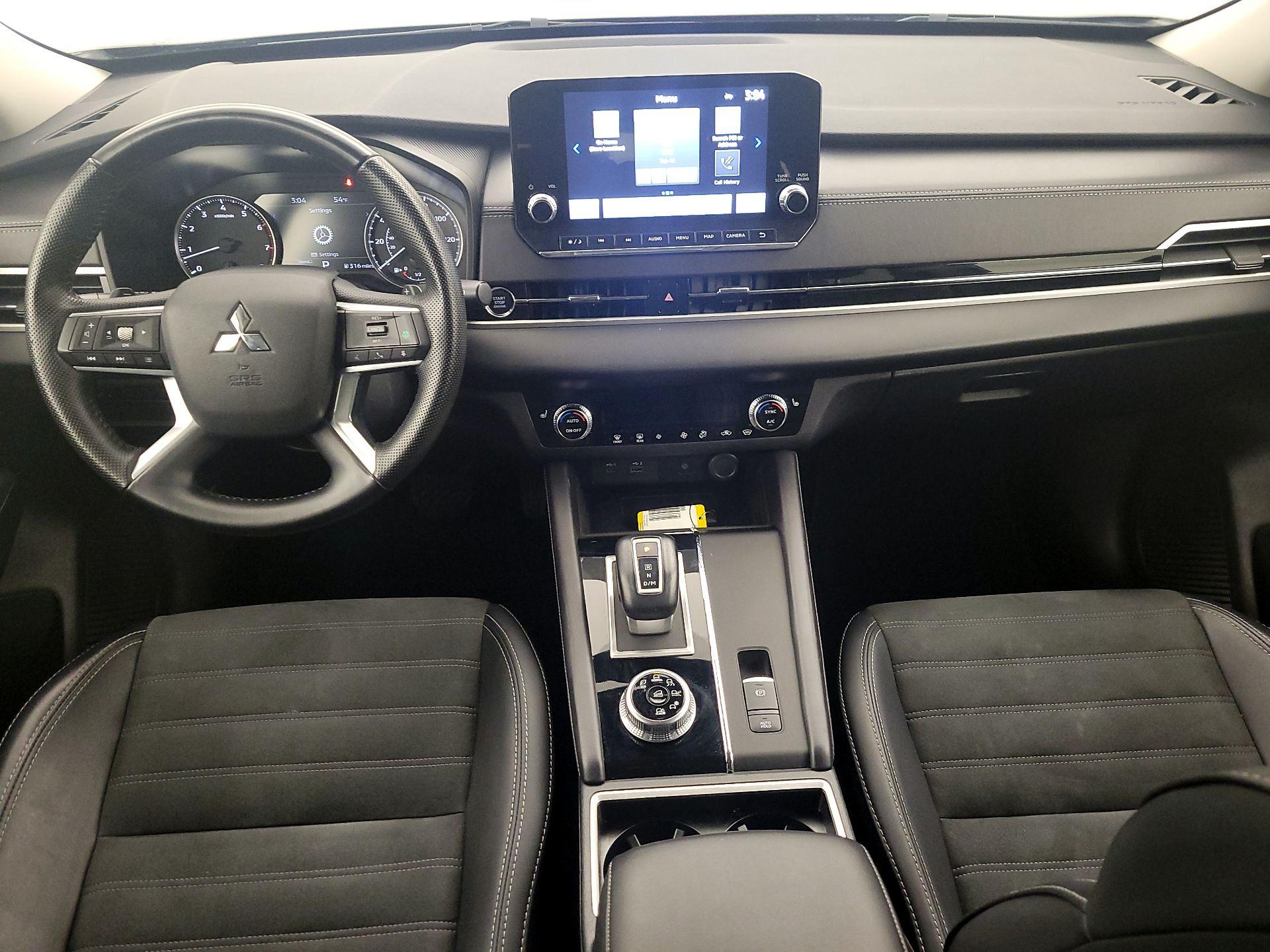 Thumbnail: 2024 Mitsubishi Outlander - 9