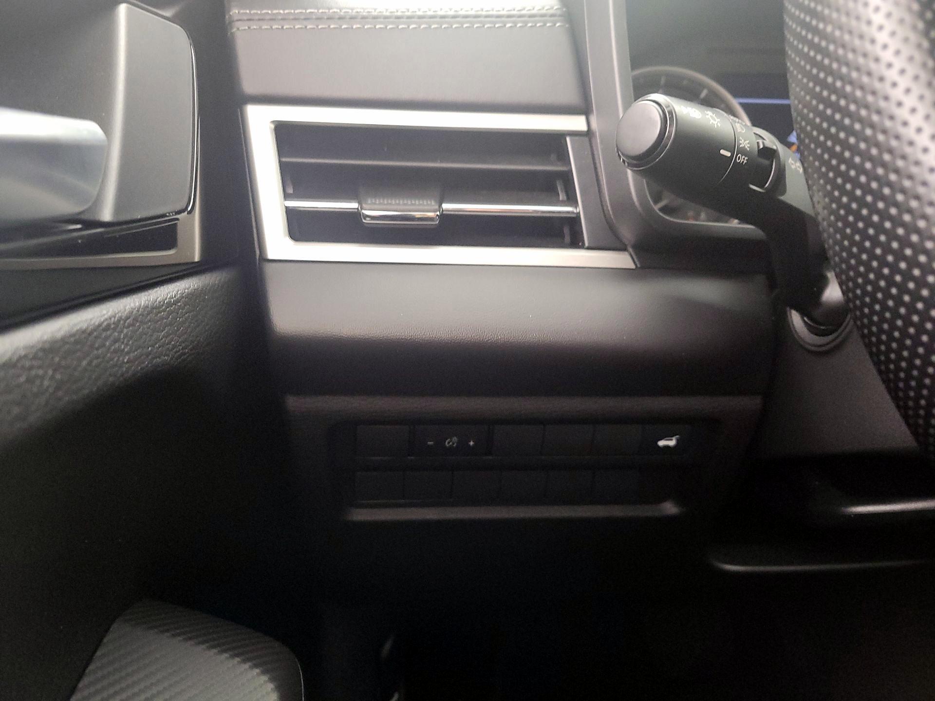 Thumbnail: 2024 Mitsubishi Outlander - 13