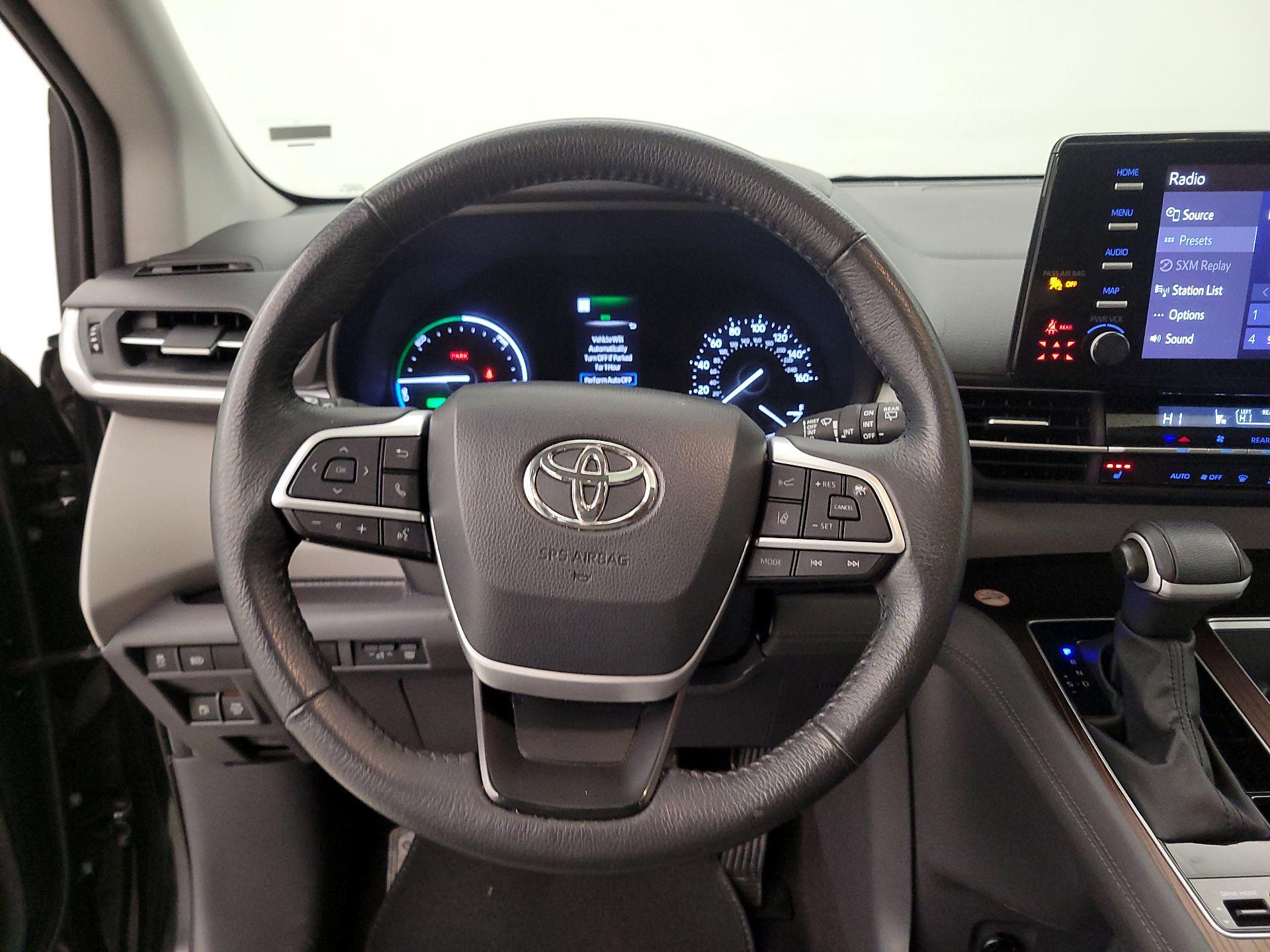 Thumbnail: 2024 Toyota Sienna - 10