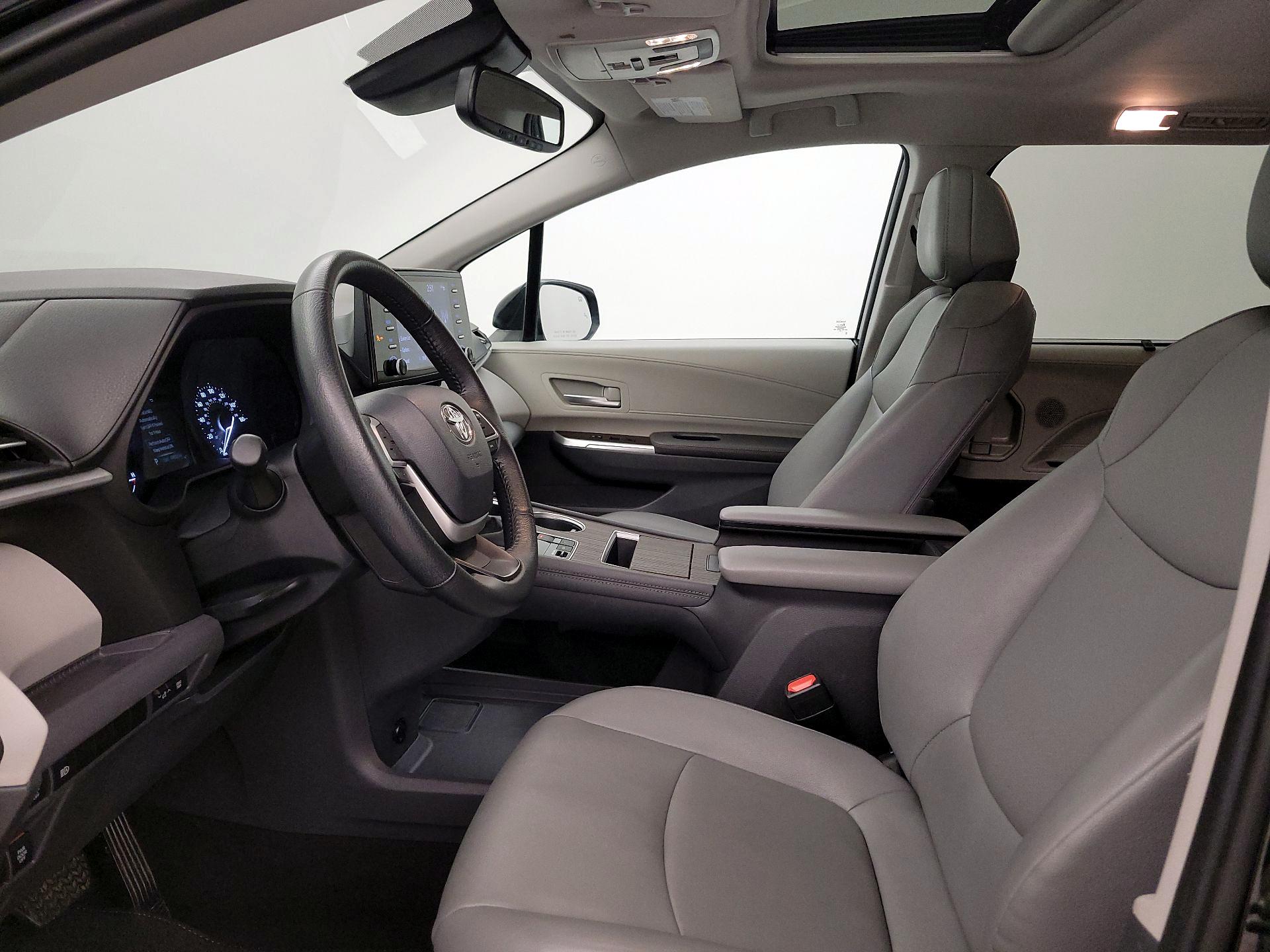 Thumbnail: 2024 Toyota Sienna - 11