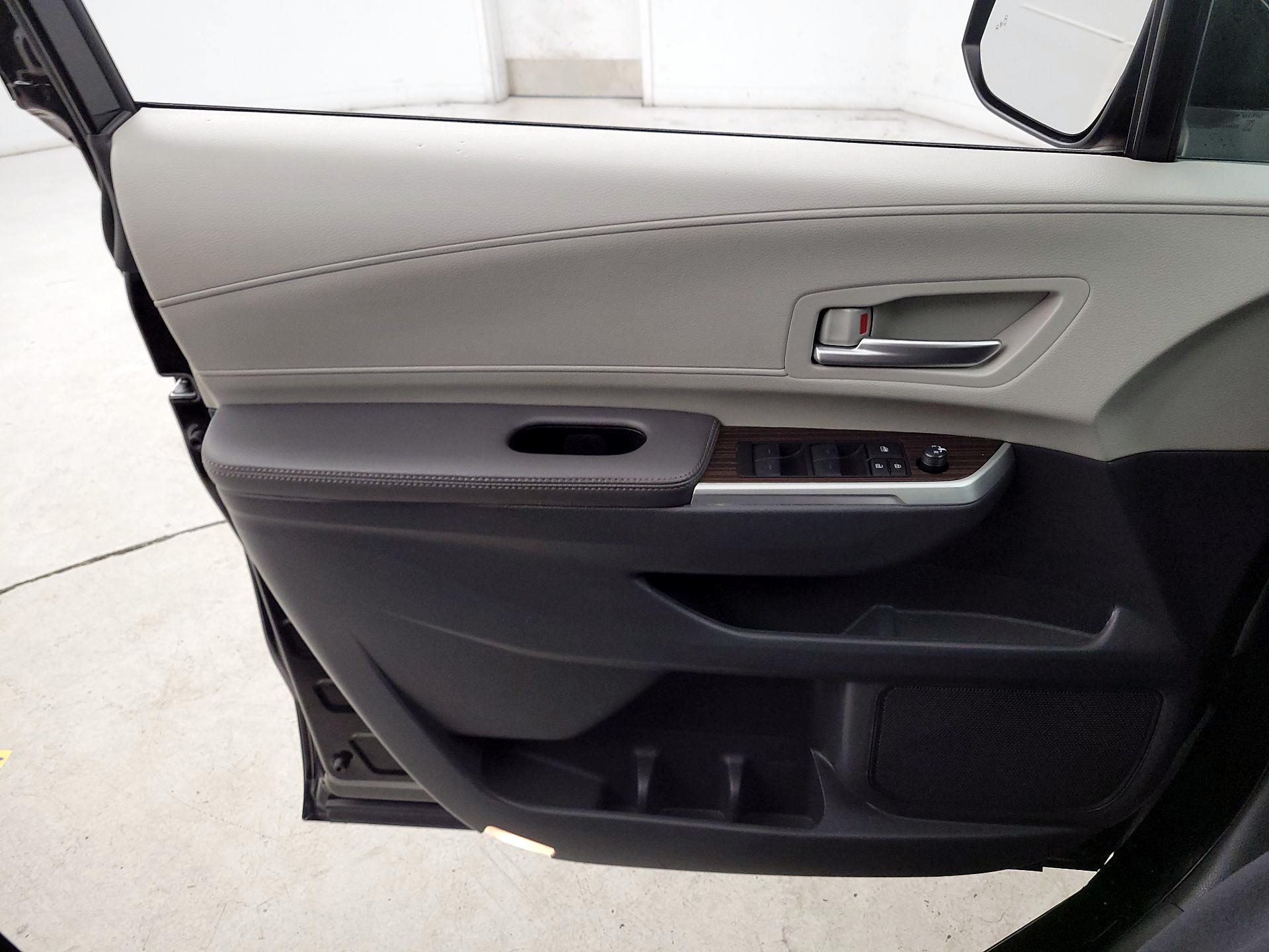 Thumbnail: 2024 Toyota Sienna - 12