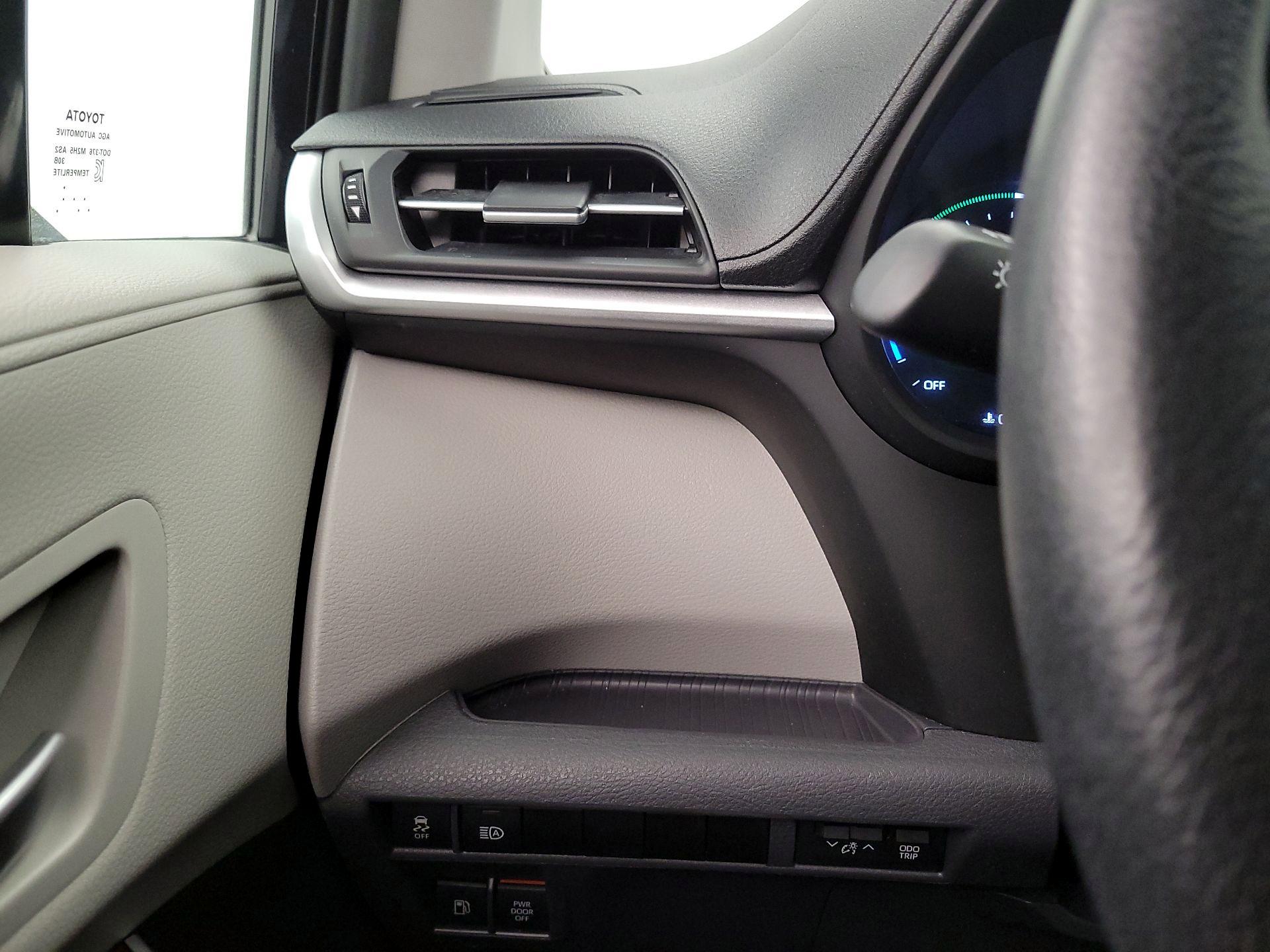 Thumbnail: 2024 Toyota Sienna - 13