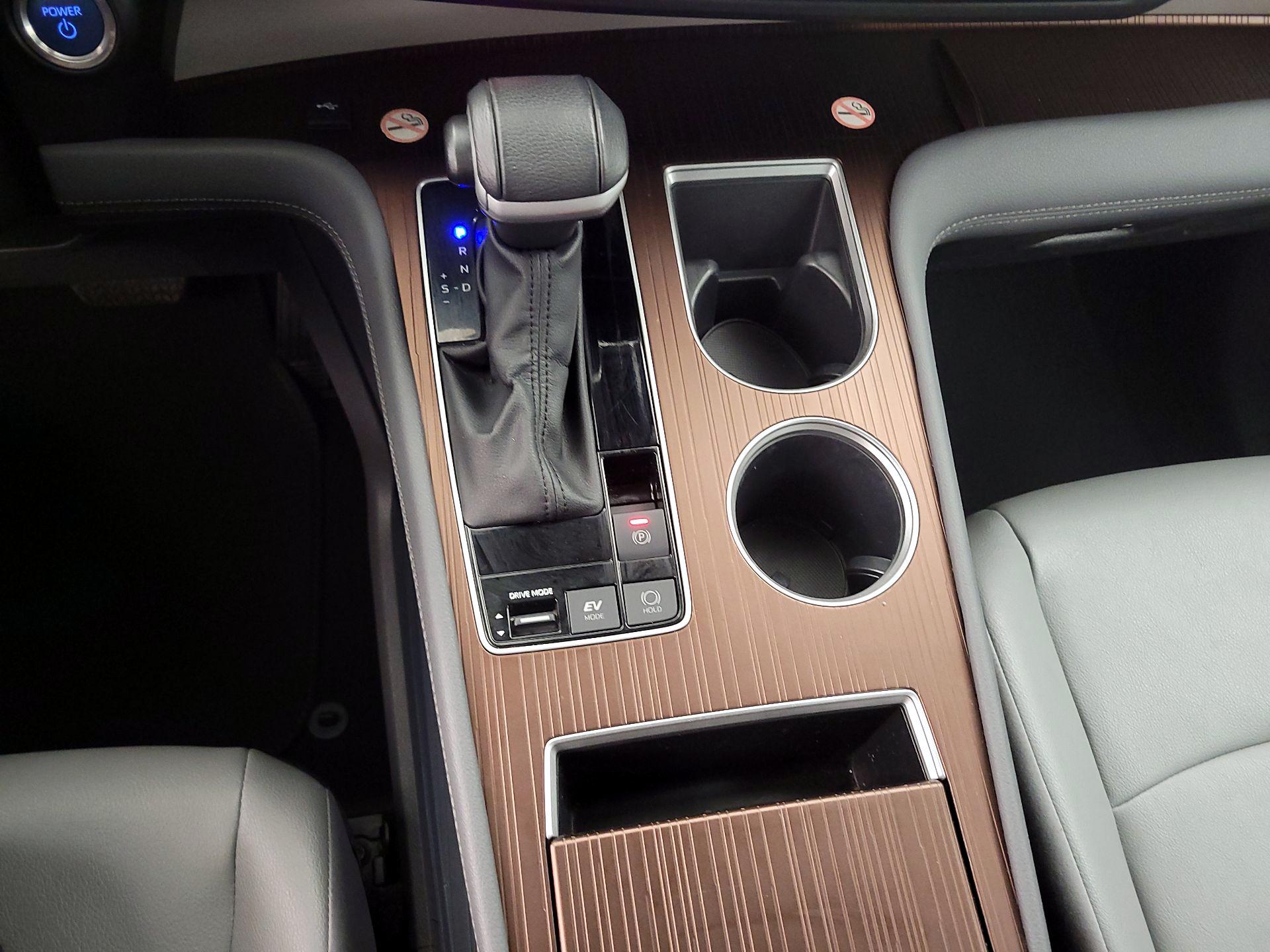 Thumbnail: 2024 Toyota Sienna - 17